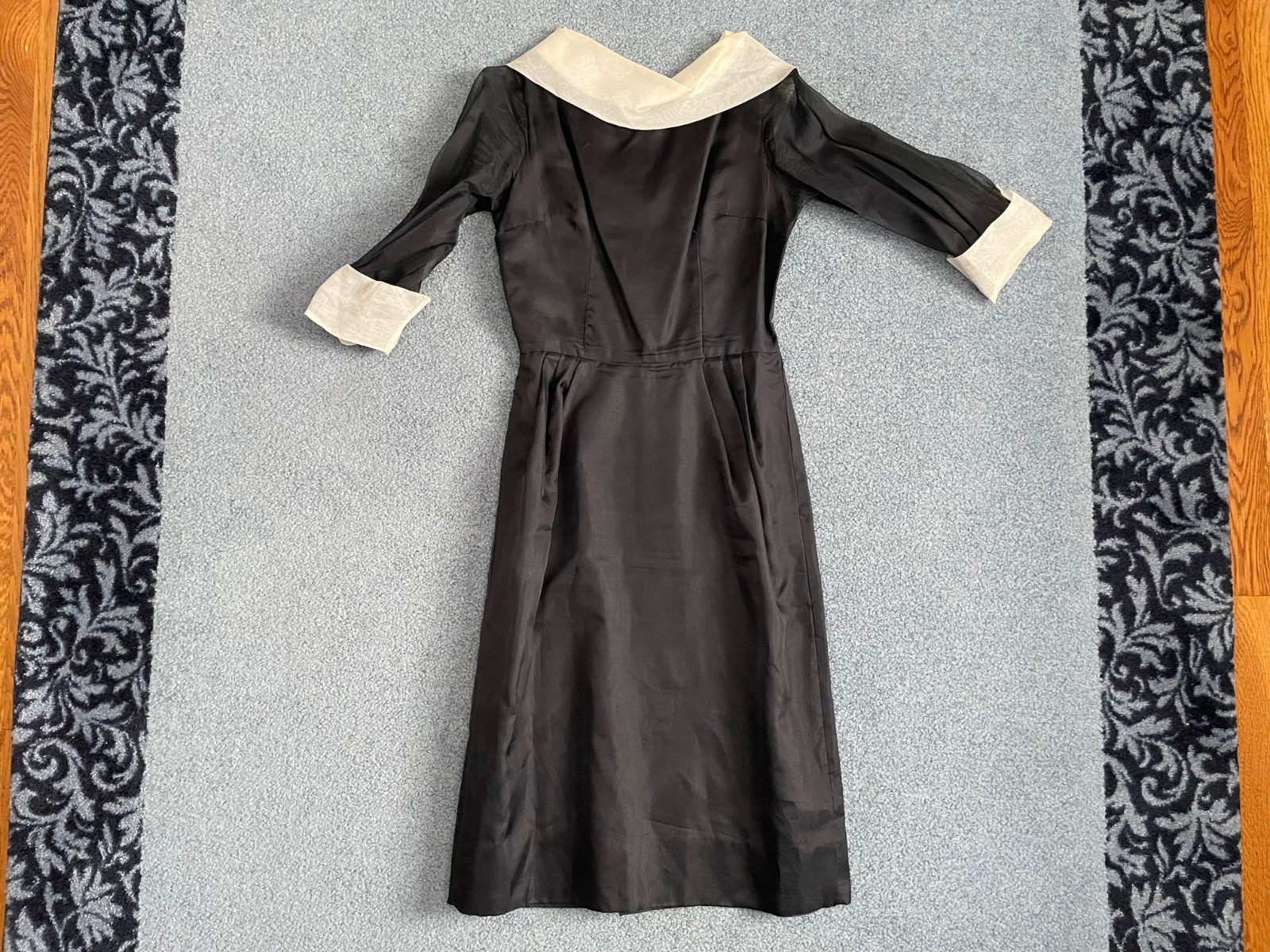 Vintage 1940’s HARCO Black Dress with White Contrast Collar, Front Metal Zipper