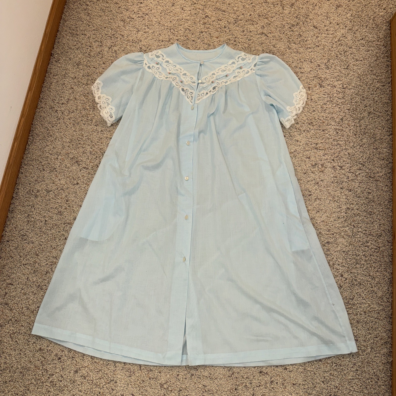 Vintage Light Blue House Coat Robe Lace Embroidery Flowers Pearl Buttons Pockets