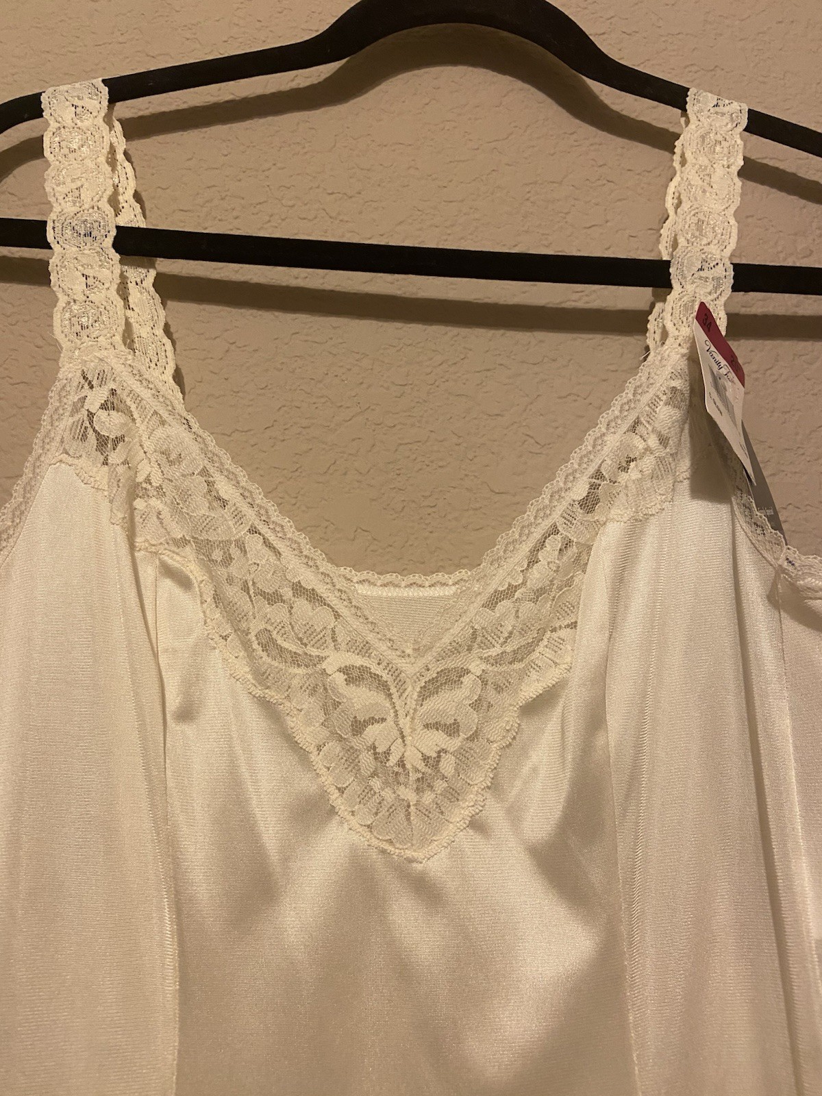 Vtg deadstock Vanity Fair Ivory slip dress lingerie lace trim straps Sz 34 20”