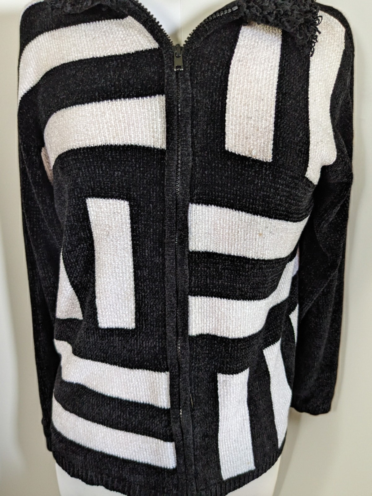 Vintage 1990s Eminent Chenille Cardigan Jacket Black White Geometric Zip Up