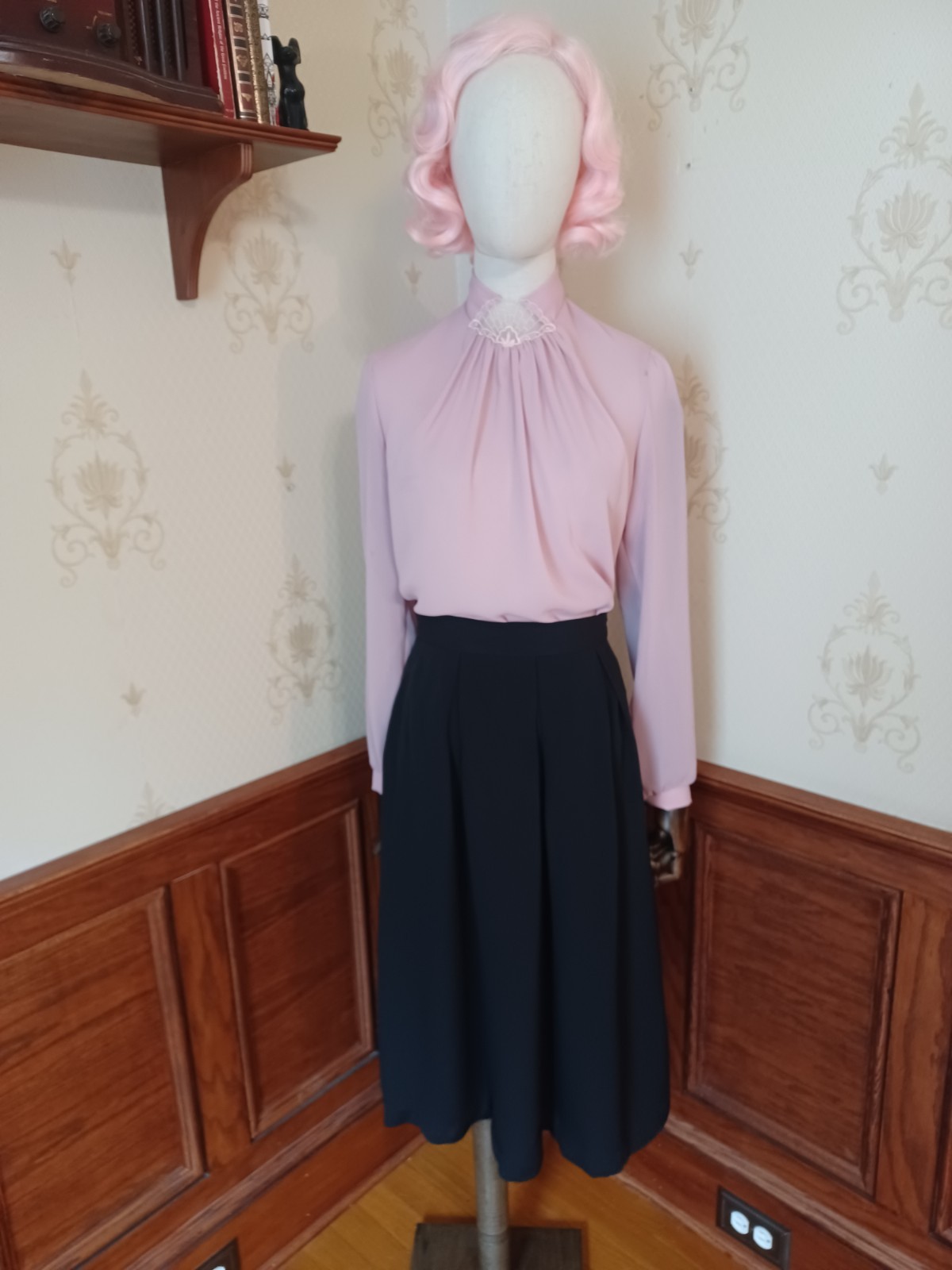 Vintage 1980s Casablanca Black High Waist Flowy Classic Academia Midi Skirt
