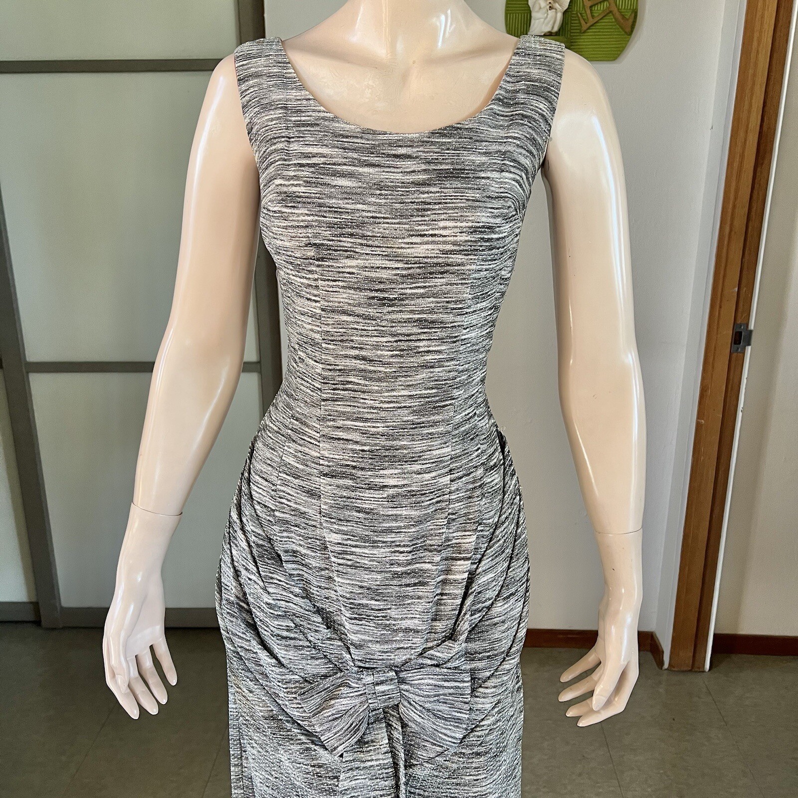 1950s Vintage Gray And Silver Lurex Dress With Bow Front 26w