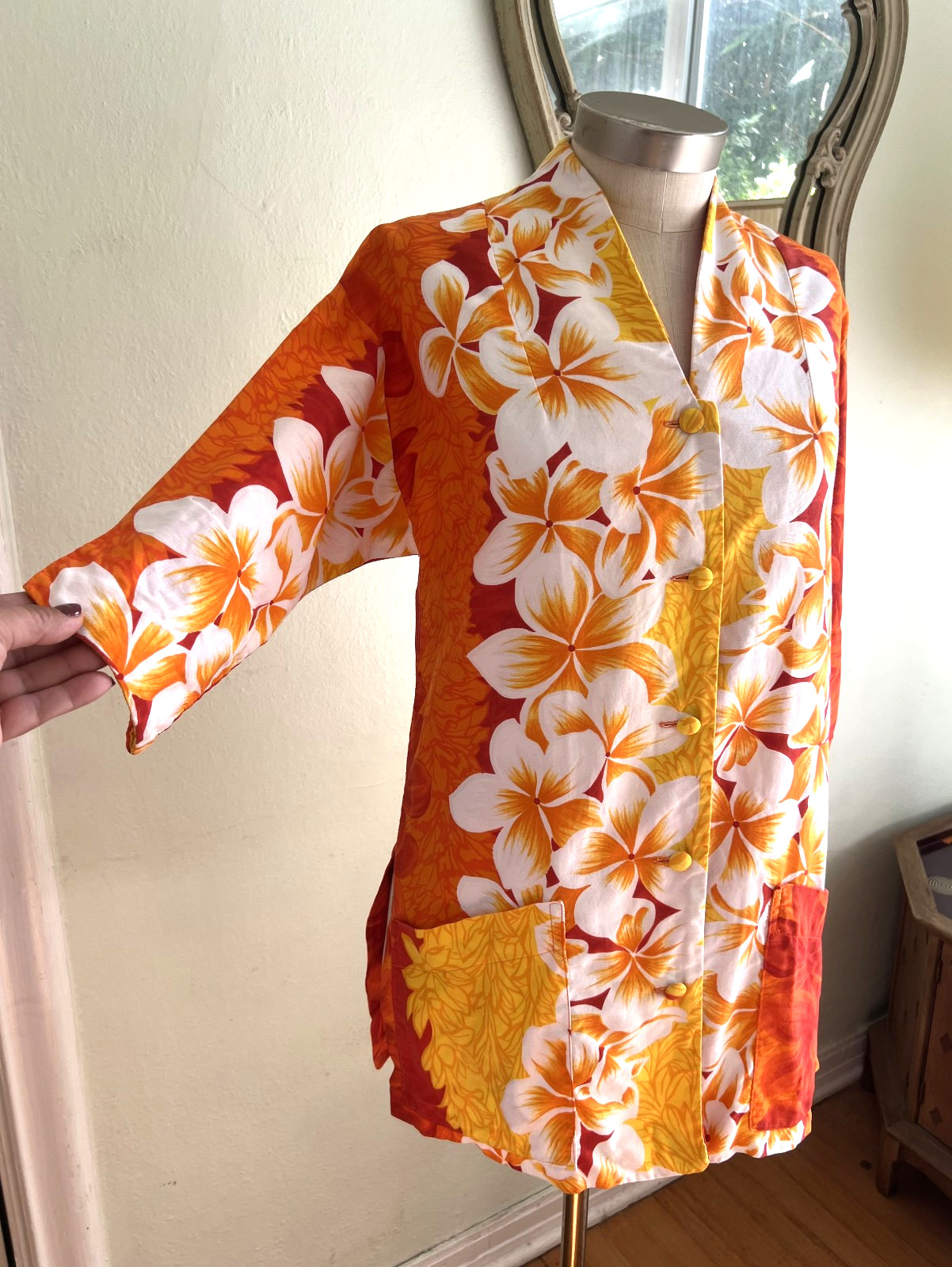 Vintage Tiki Luau 1960s Hawaiian Cotton Plumeria Print Top M L Red Orange Yellow