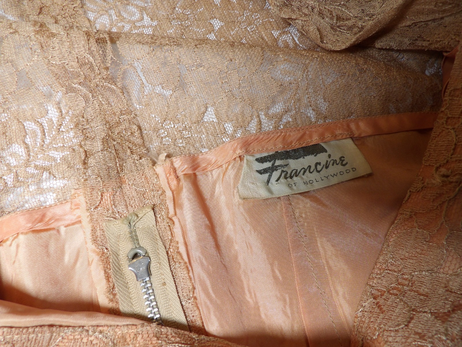 1930’s Vintage Terracotta Lace Dress w/ Collar + Button Down Size XS