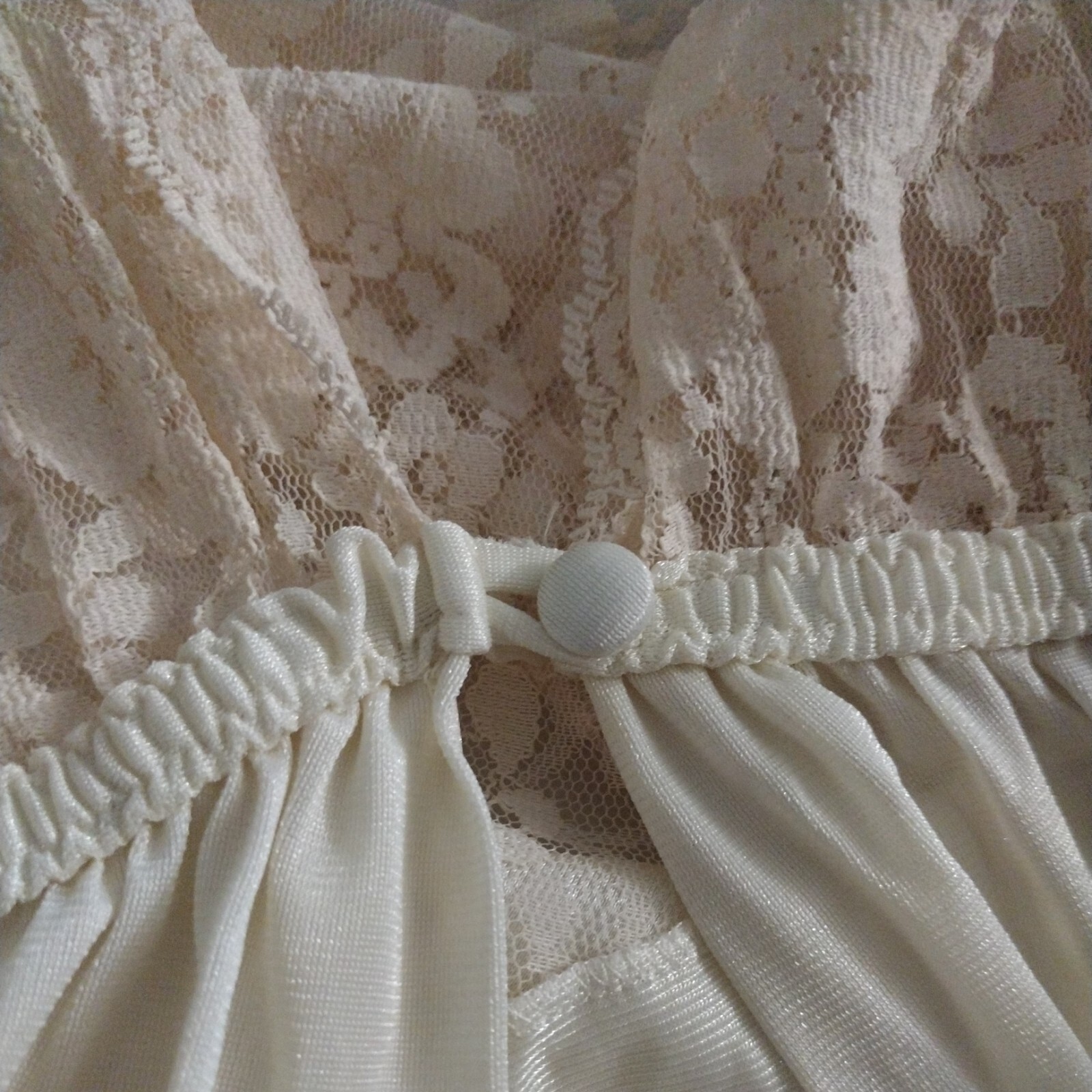 Vintage womens Robe Size L Large Lace Creme Beige Union Tag Costume