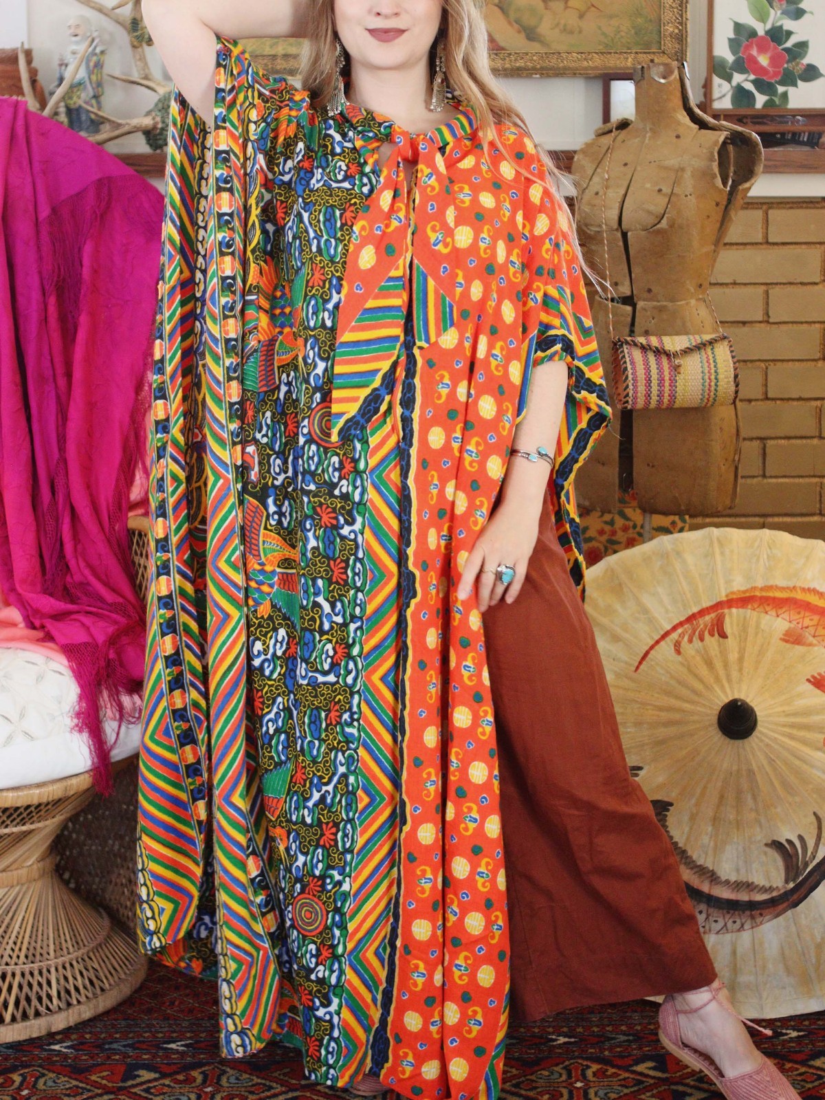 1960s Maxi Caftan Poncho Cape Psychedelic Pussy Bow Neck Phoenix Print Freesize