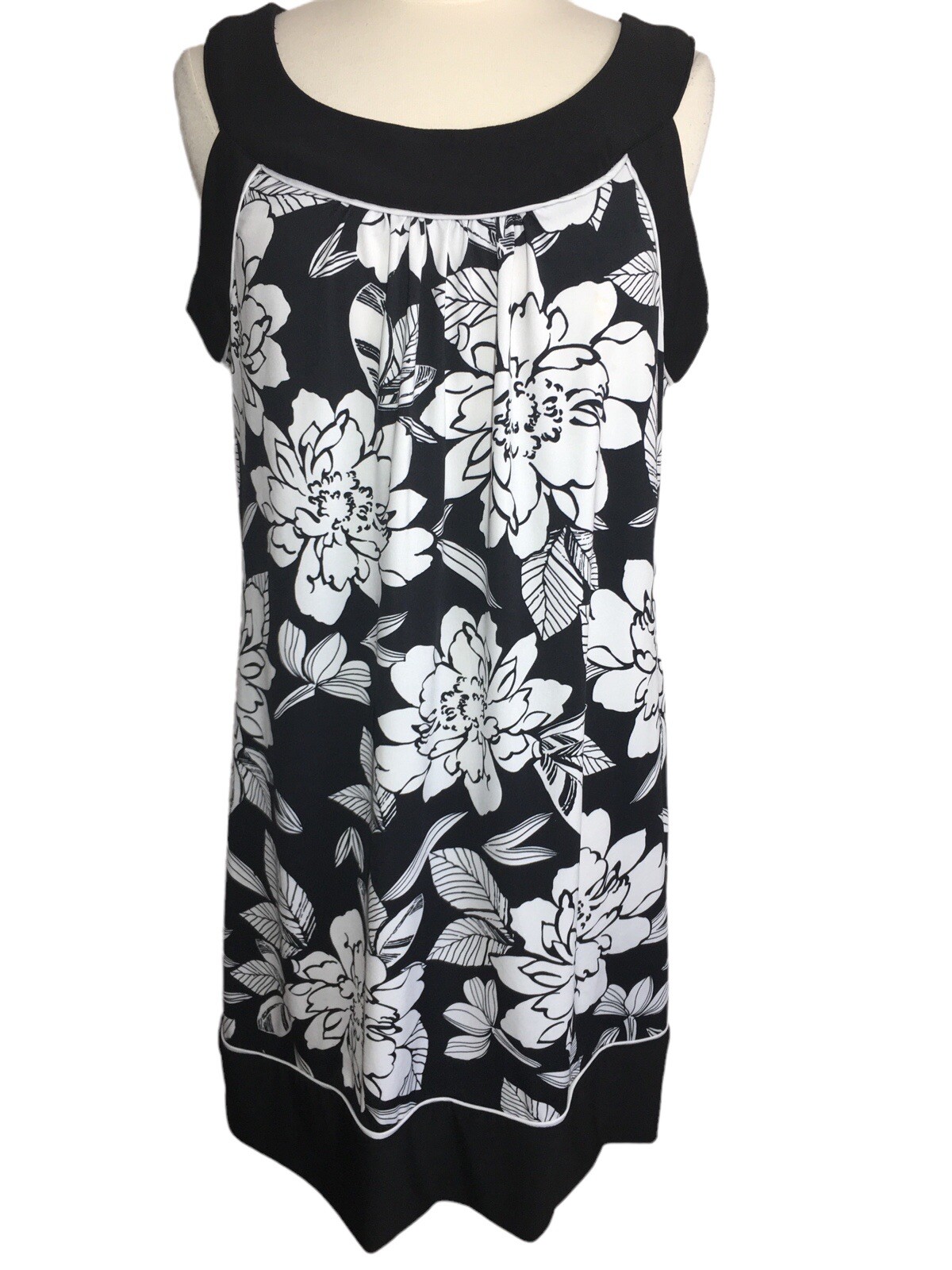 Vintage R & K Woman’s Size 14 Black & White Floral Dress Round Neck Sleeveless