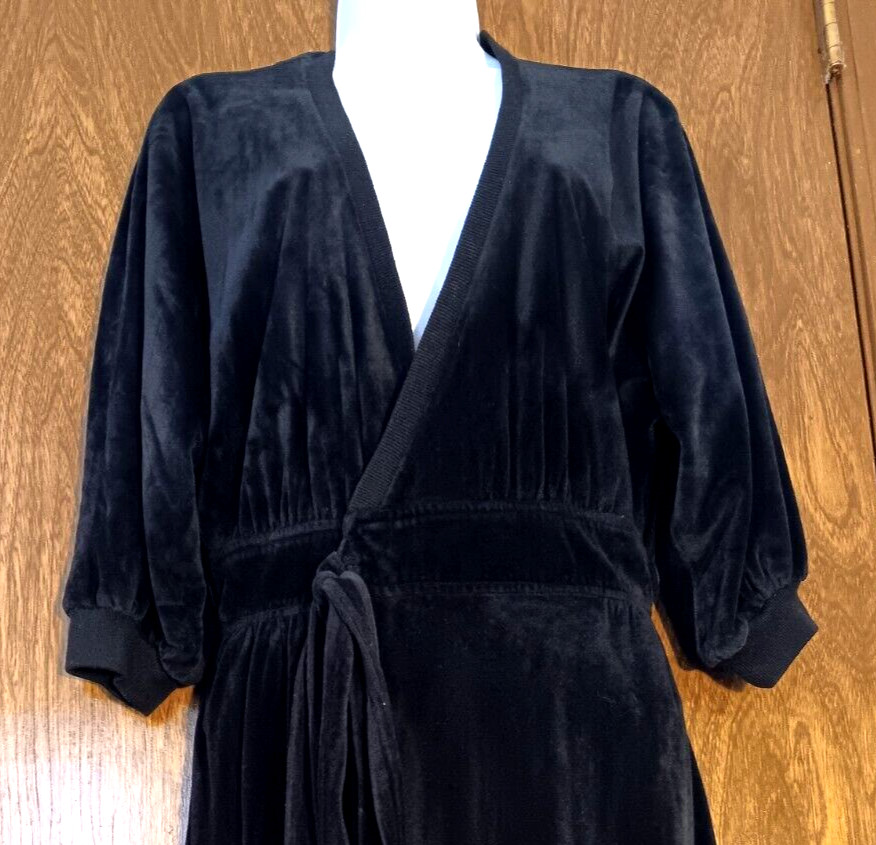 Vintage Jonathan Logan Black Velvet Robe Mid-Calf Size Small