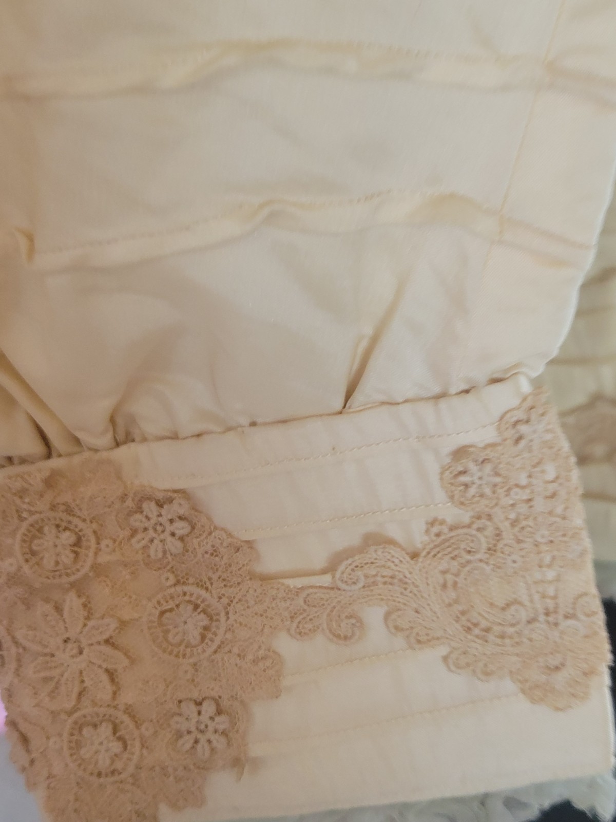 ANTIQUE EDWARDIAN BODICE TOP CREAM COLOR WITH LACE DETAILS AS IS COND XS