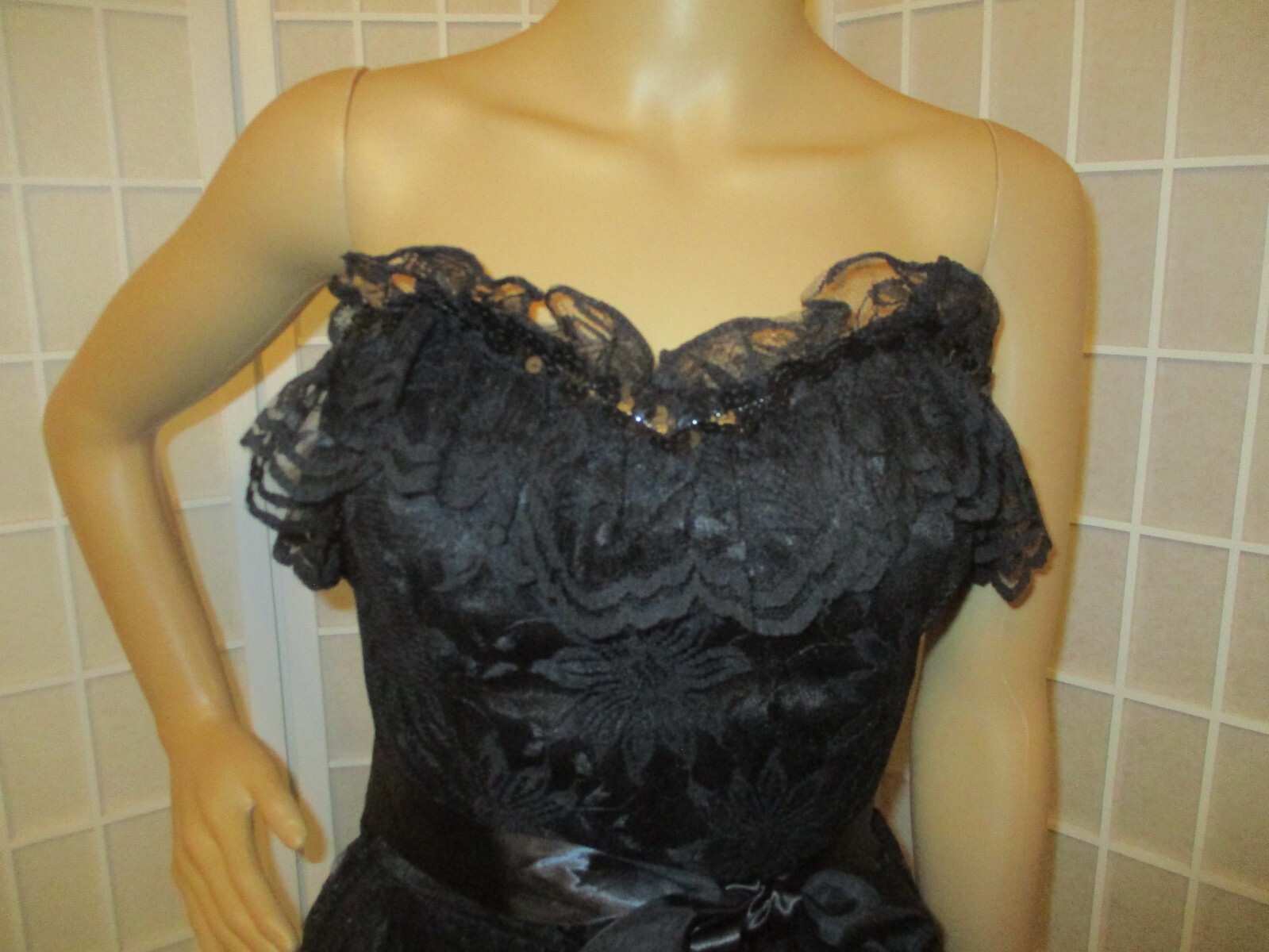 Jolie Madame vintage satin & lace strapless peplum cocktail dress