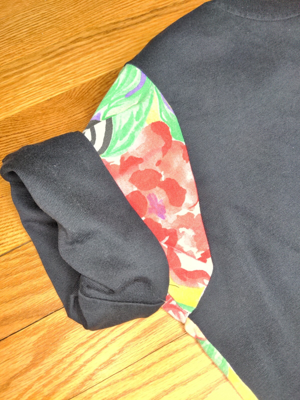 Traffic Jam Vintage 80’s Red & Multicolor Floral T-Shirt Size L