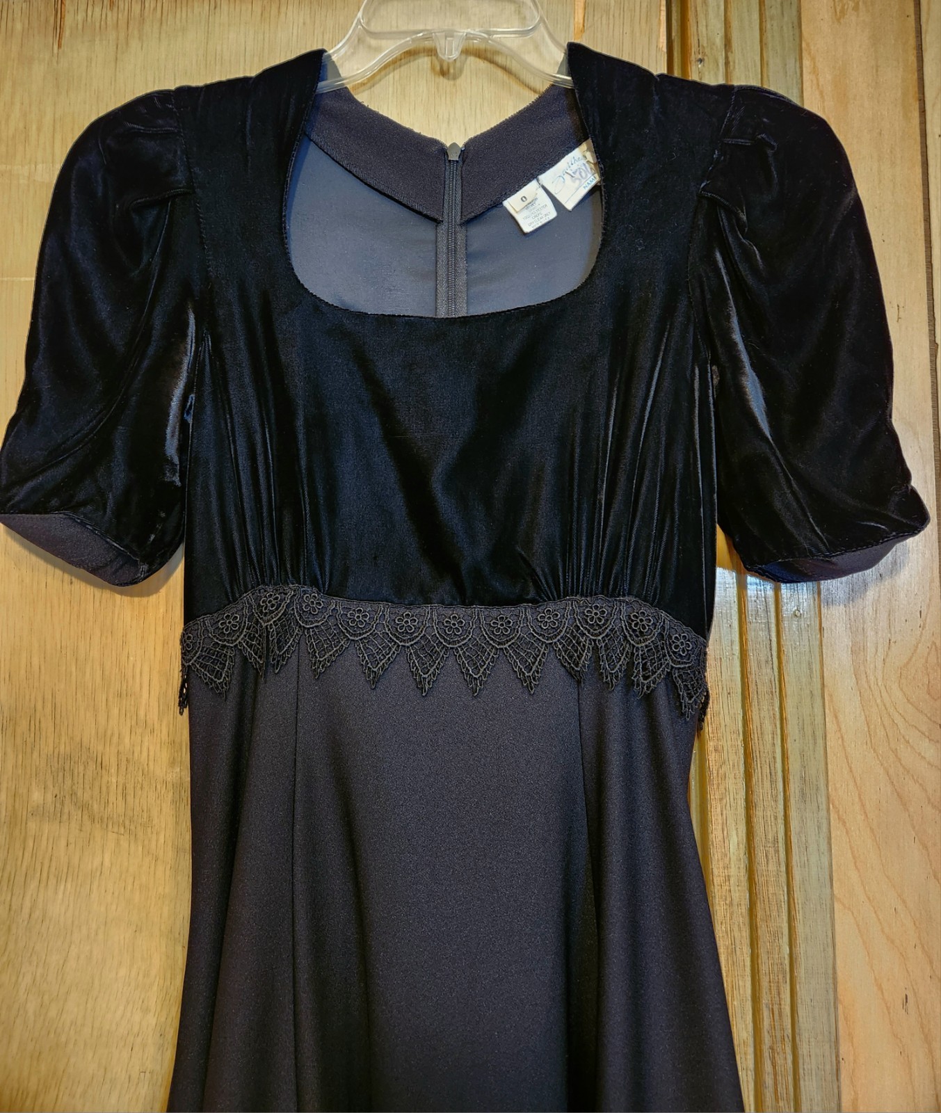 Vtg Southeastern Opera Dress Size 0 Black Velvet Crepe Skirt Lace A-line Maxi