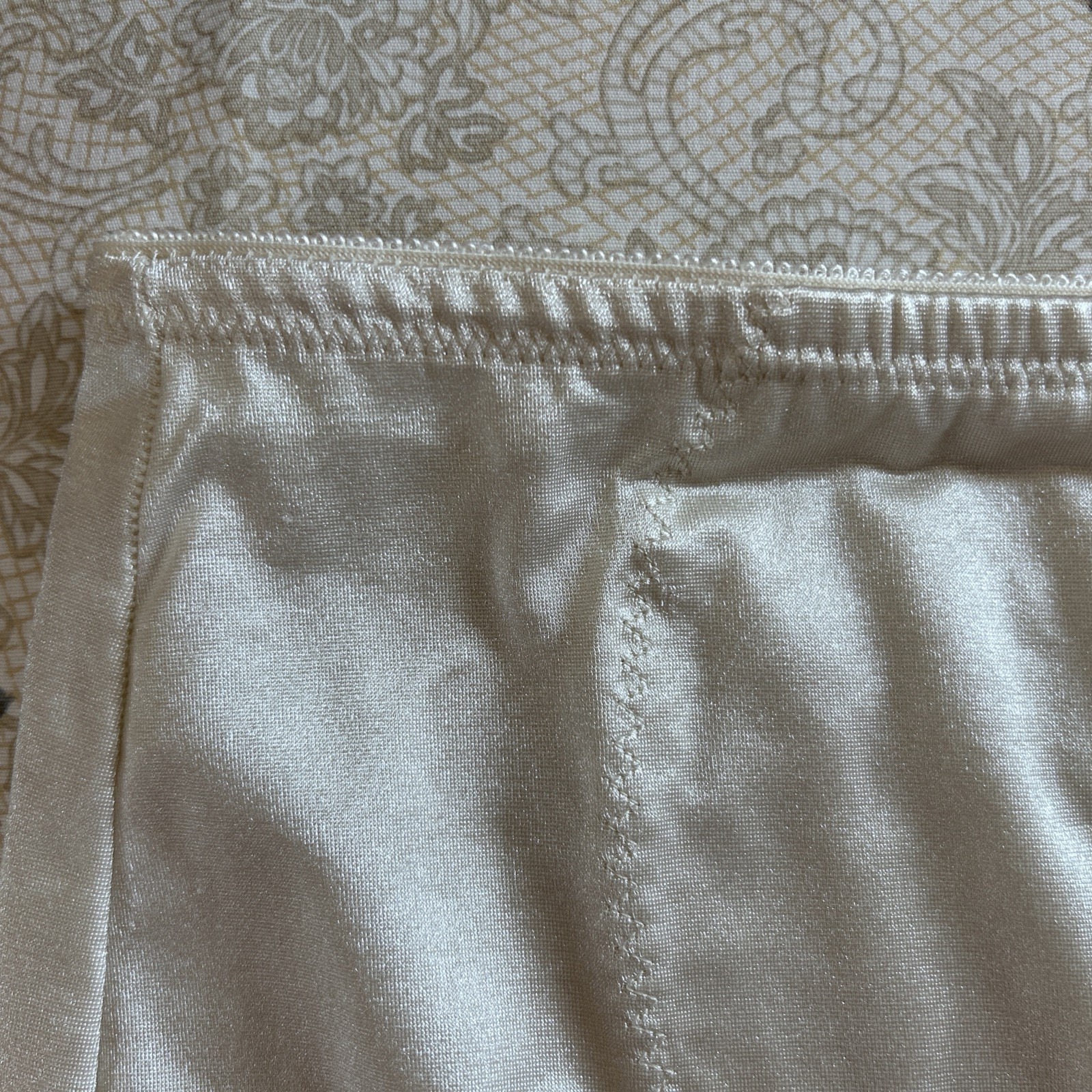 Underscore Shapewear Moderate Control Beige Panties Briefs Sz Med NWOT