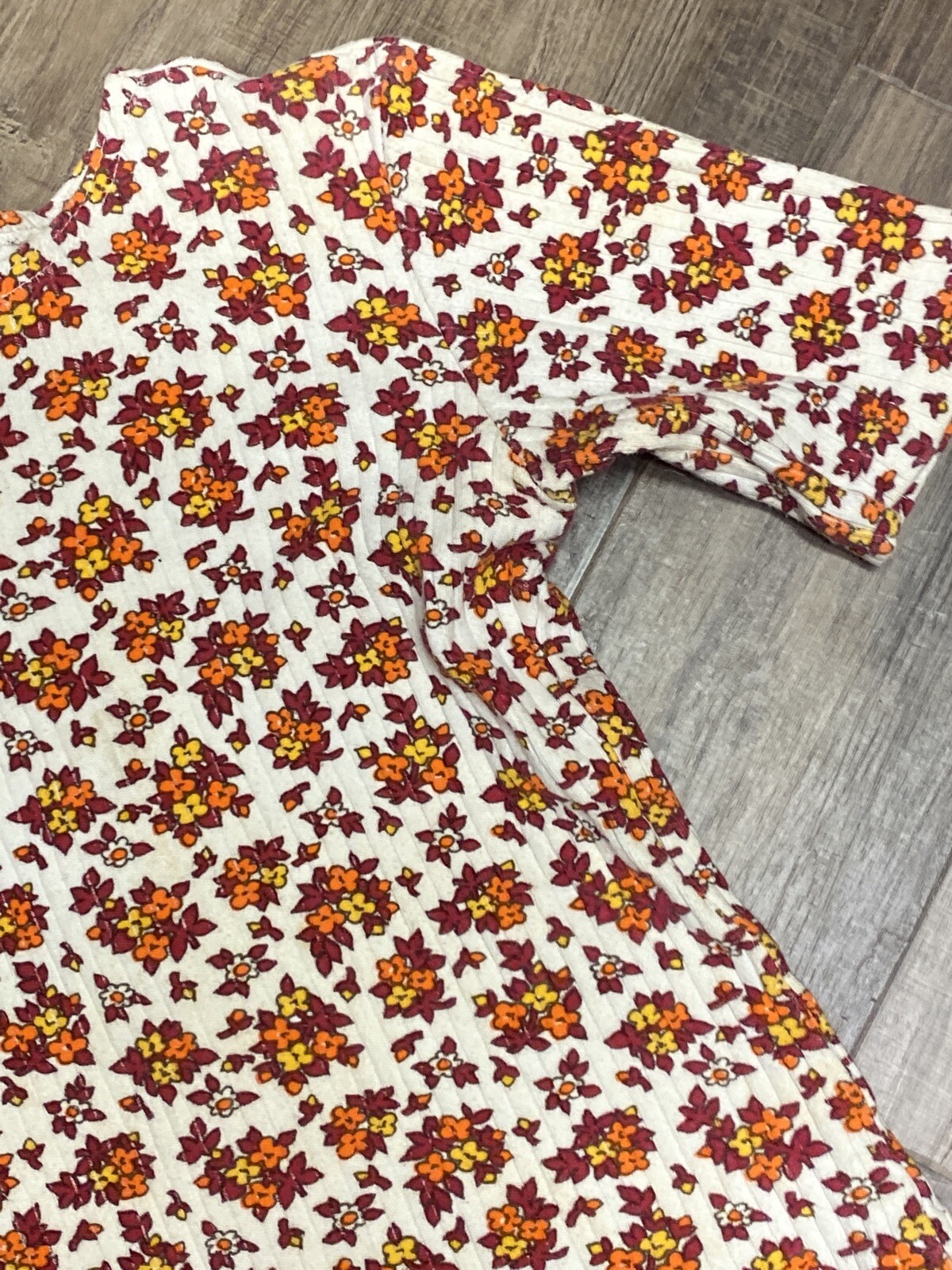 Vintage 1970 Shirt Floral 8 1/2” Sleeve Back Zip Hippy Cropped Ribbed Material