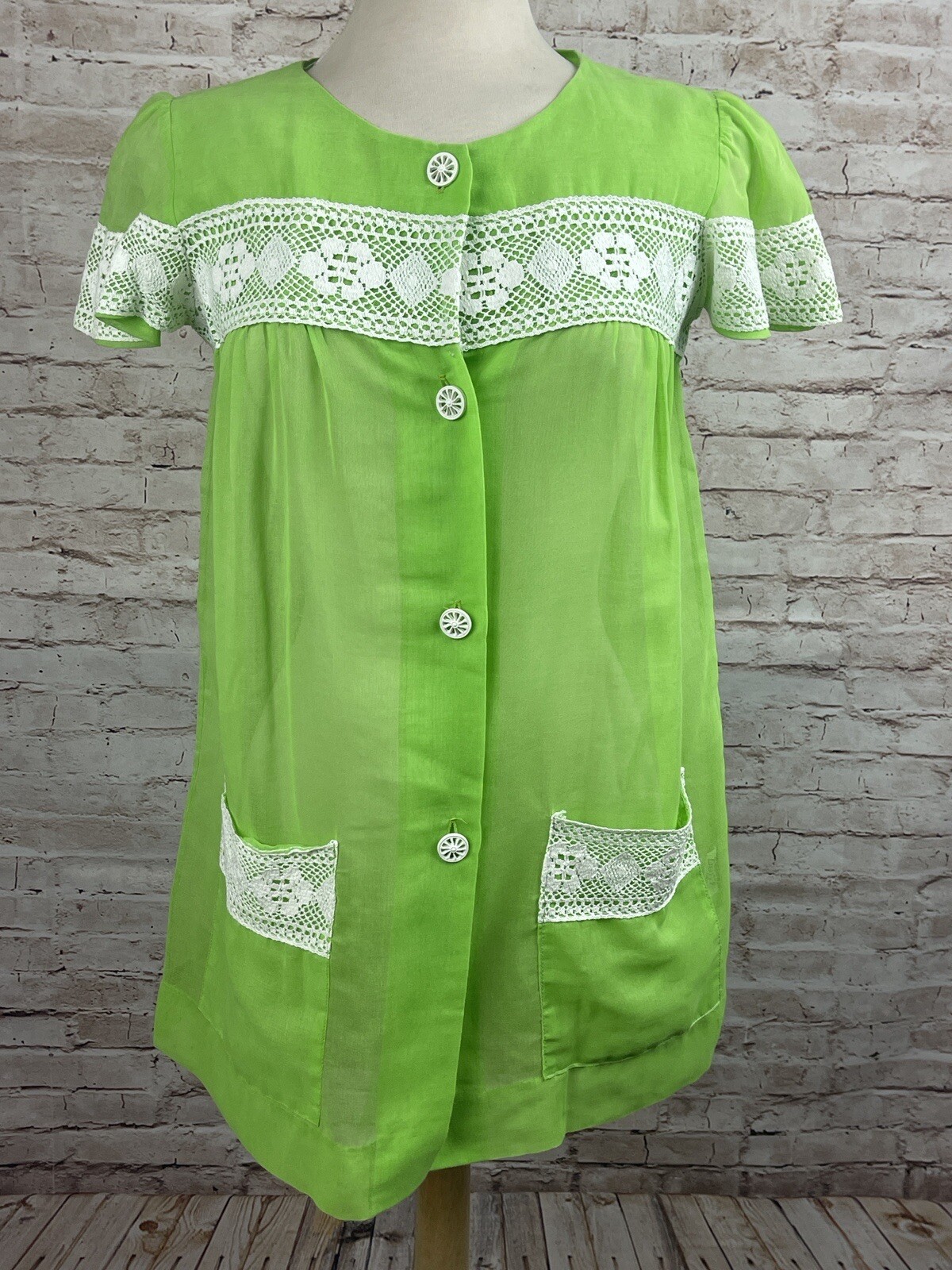 Vintage Sheer Lime Green Smock Shirt/ Dress Lace Pockets Button Front S CUTE!