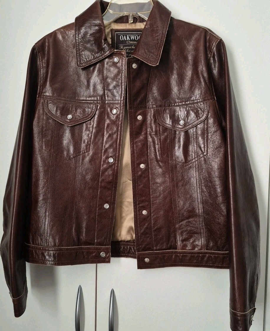 Women’s Vintage Oakwood Classic Brown Patent Leather Jacket Sz M Snap Closure