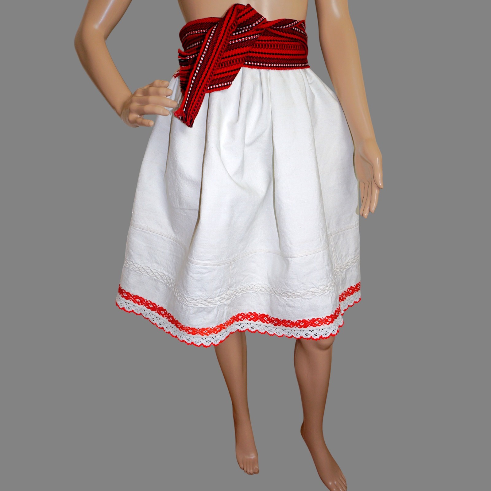 Vintage Romanian folk skirt , handmade traditional skirt from LAPUS , size M-L