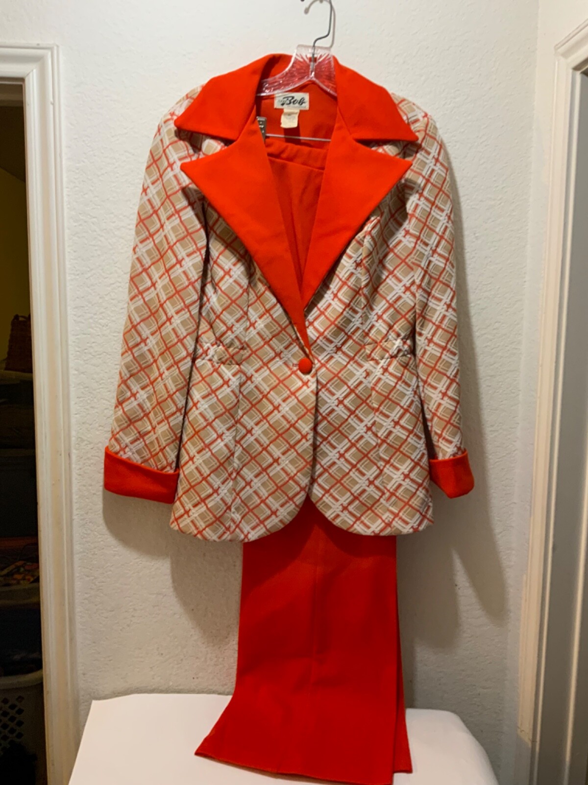 VINTAGE Mr. Bob of California 12 red & cream Plaid Long Suits