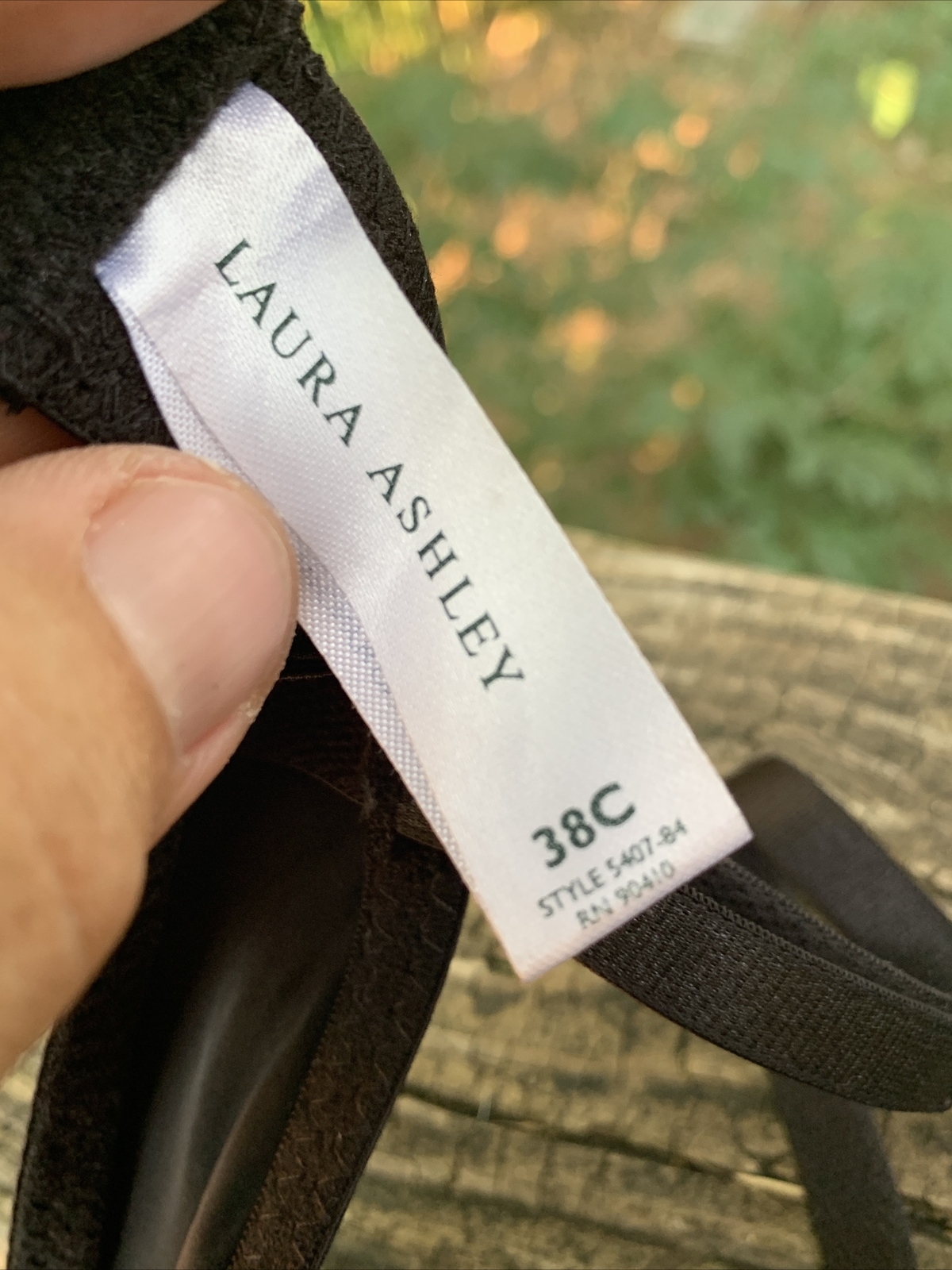 Vintage LAURA ASHLEY Black & Sexy Shine & Glisten Balconette PushUp 38C ❤️sj7m27