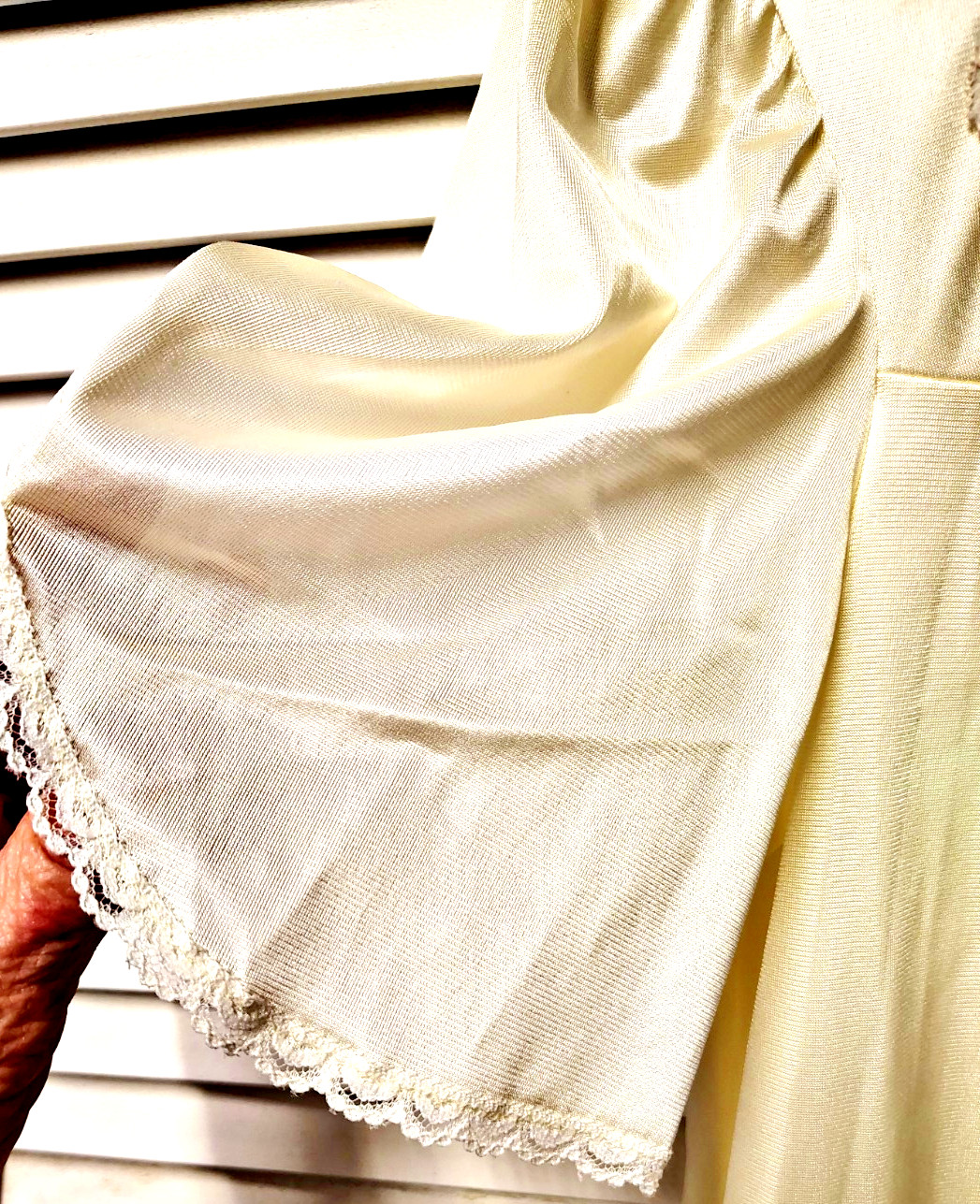 Vintage Dixie Bell Housecoat Womens M 36 Ivory Lace Button Front Pockets USA