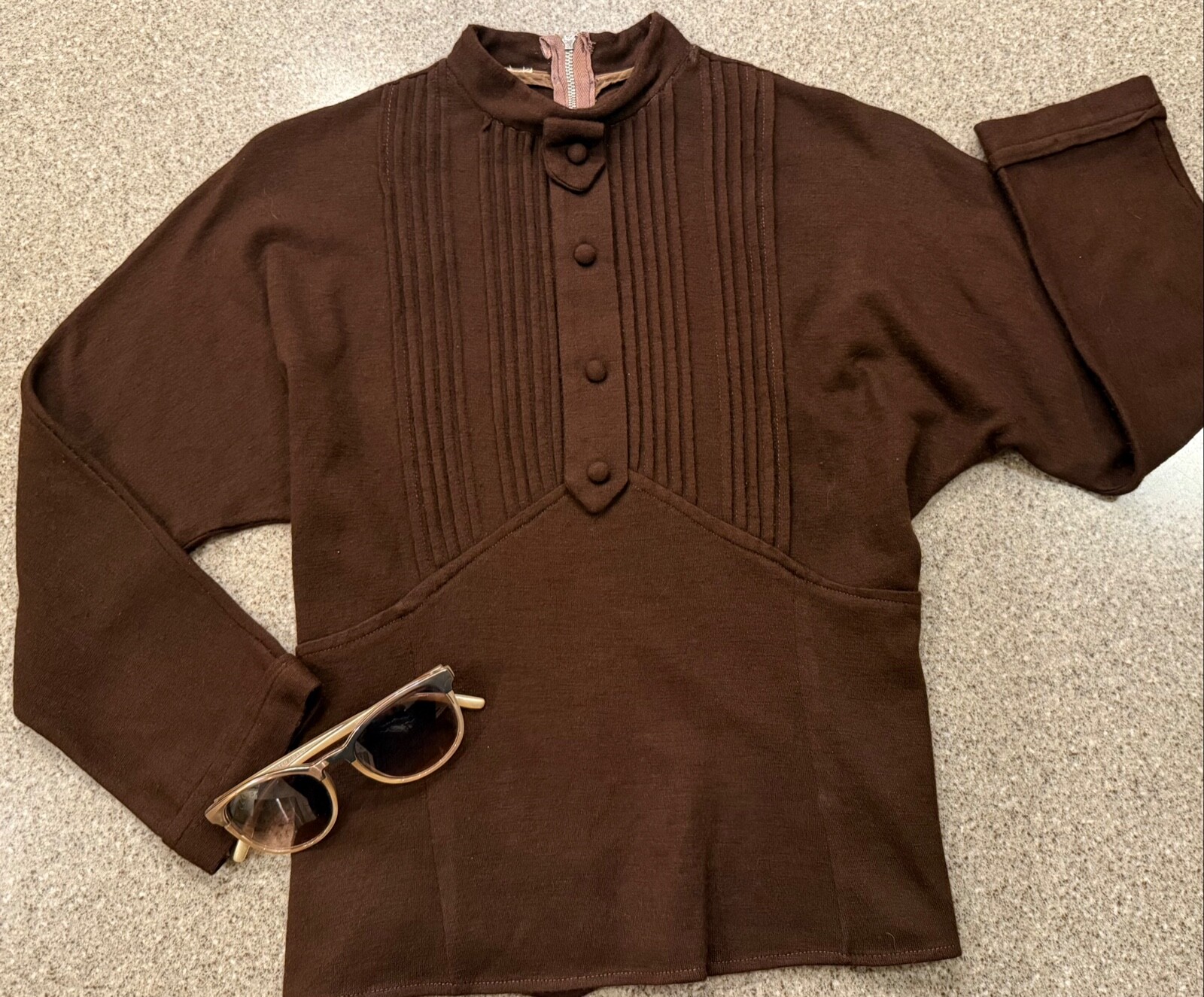 VINTAGE Brown Orlon/Wool Jersey Knit 3/4 Sleeve Pleated Bib Band Collar Top XS/S