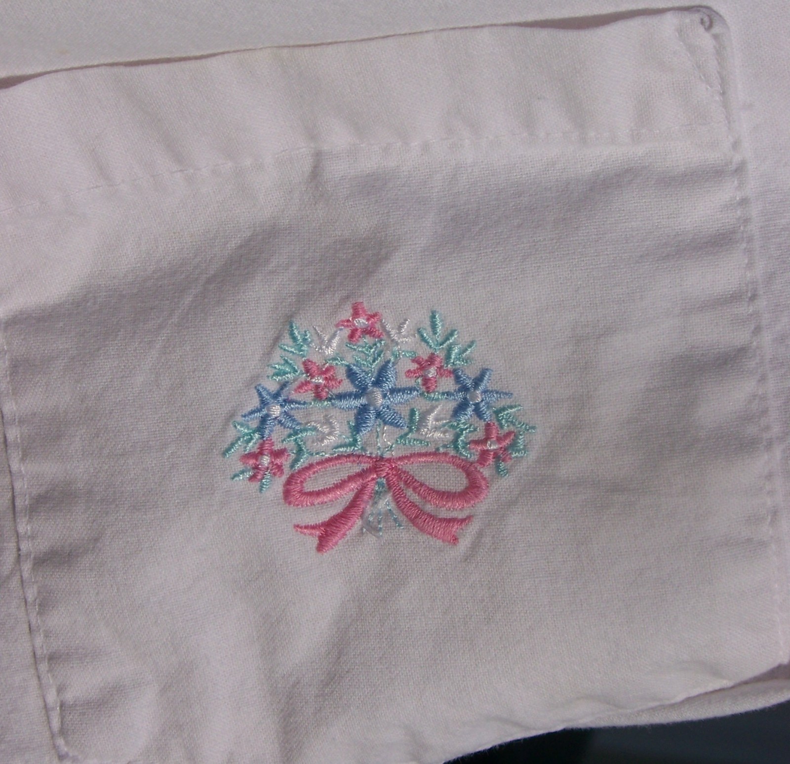 EUC Fire Islander Bright White Blouse Top Embroidered Floral Pocket