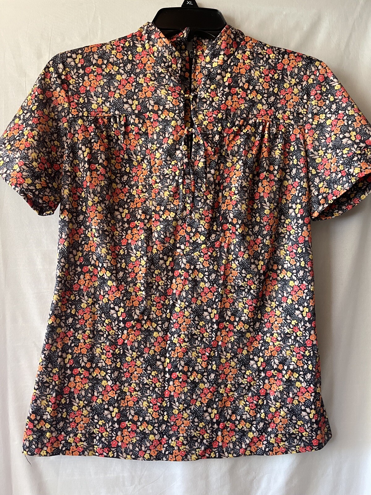 VINTAGE 1970’S FLORAL SHORT SLEEVE SHIRT, 3 TIE FRONT, Vintage 12 (38″ Bust) EUC