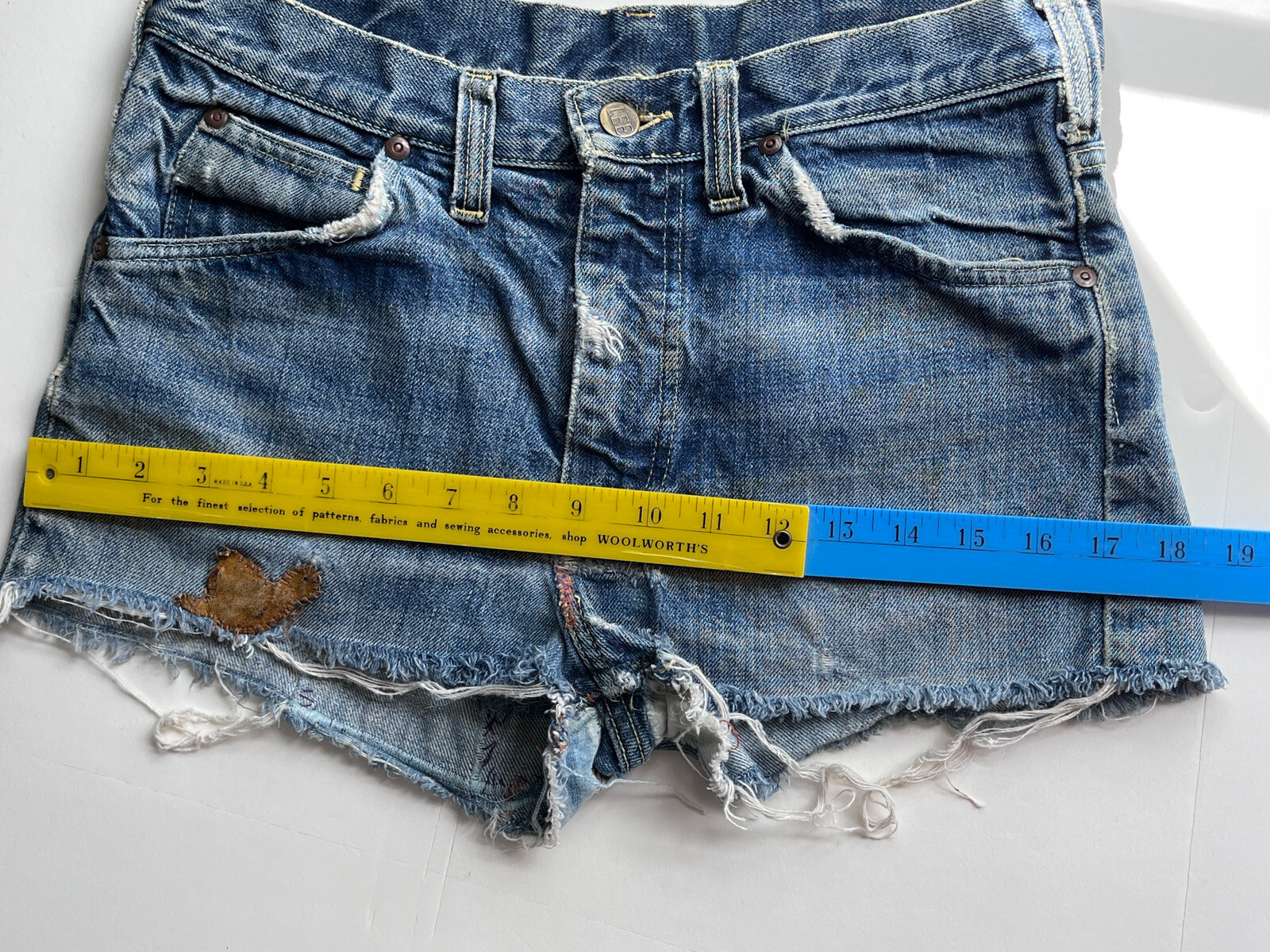 Vintage 1970s cut-offs Lee Denim Jeans Shorts Patched Repaired 28″ Waist