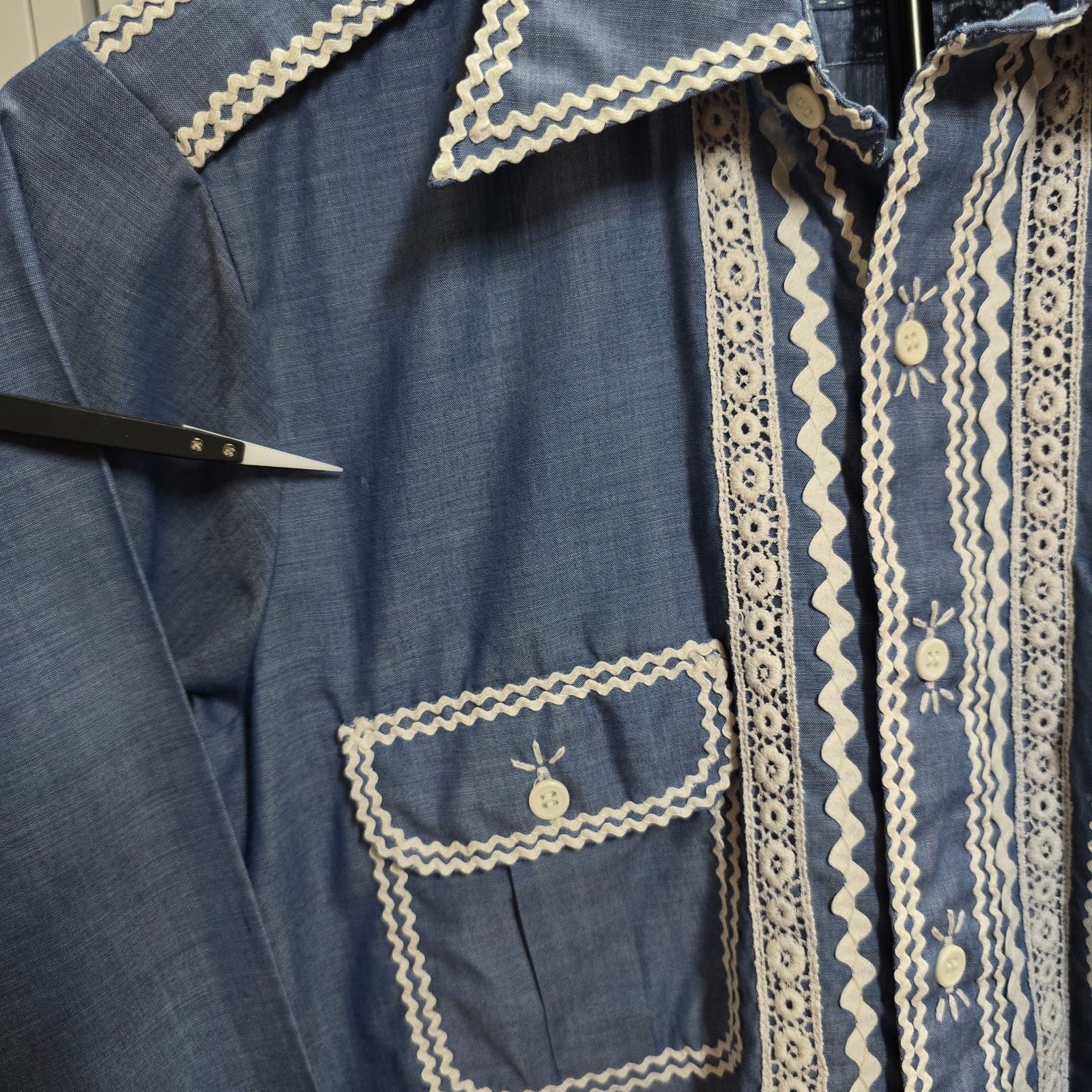 Vintage 1970s Montgomery Ward Chambray Western Shirt Ric Rac Lace Trim Size S