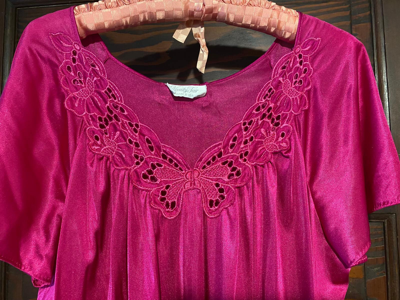 Vtg VANITY FAIR Women’s Butterfly Lace Nightgown Hot Pink Magenta Size Medium M