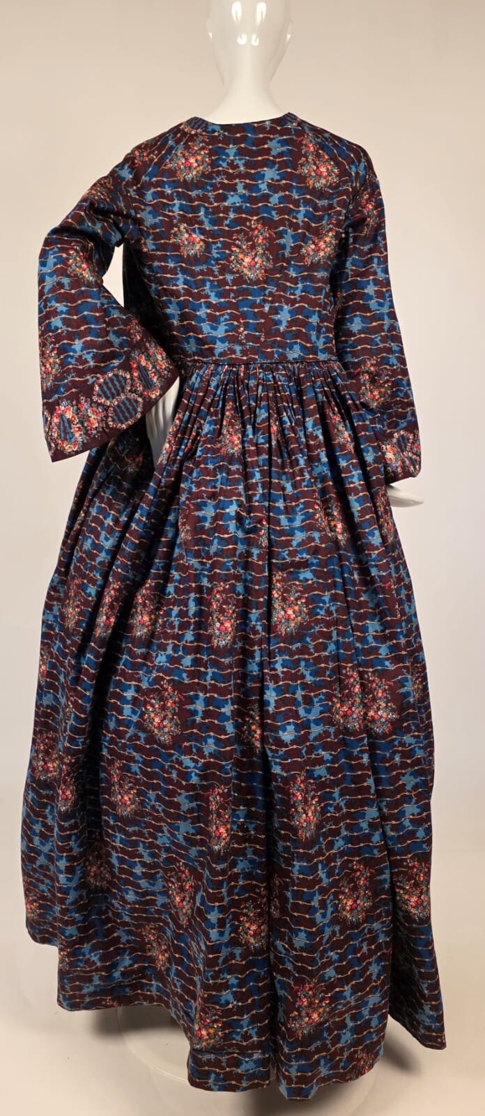 UNWORN CONDITION CIVIL WAR 1850’S FLORAL CHINTZ WRAPPER DRESS W PAGODA SLEEVES