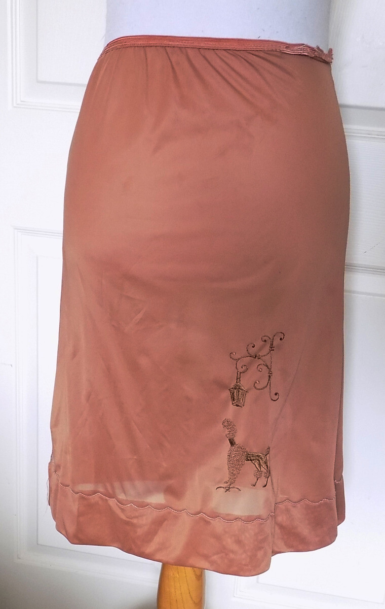 Vintage 50s 60s Brown Nylon Half Slip Embroidered Poodle W 24 – 28