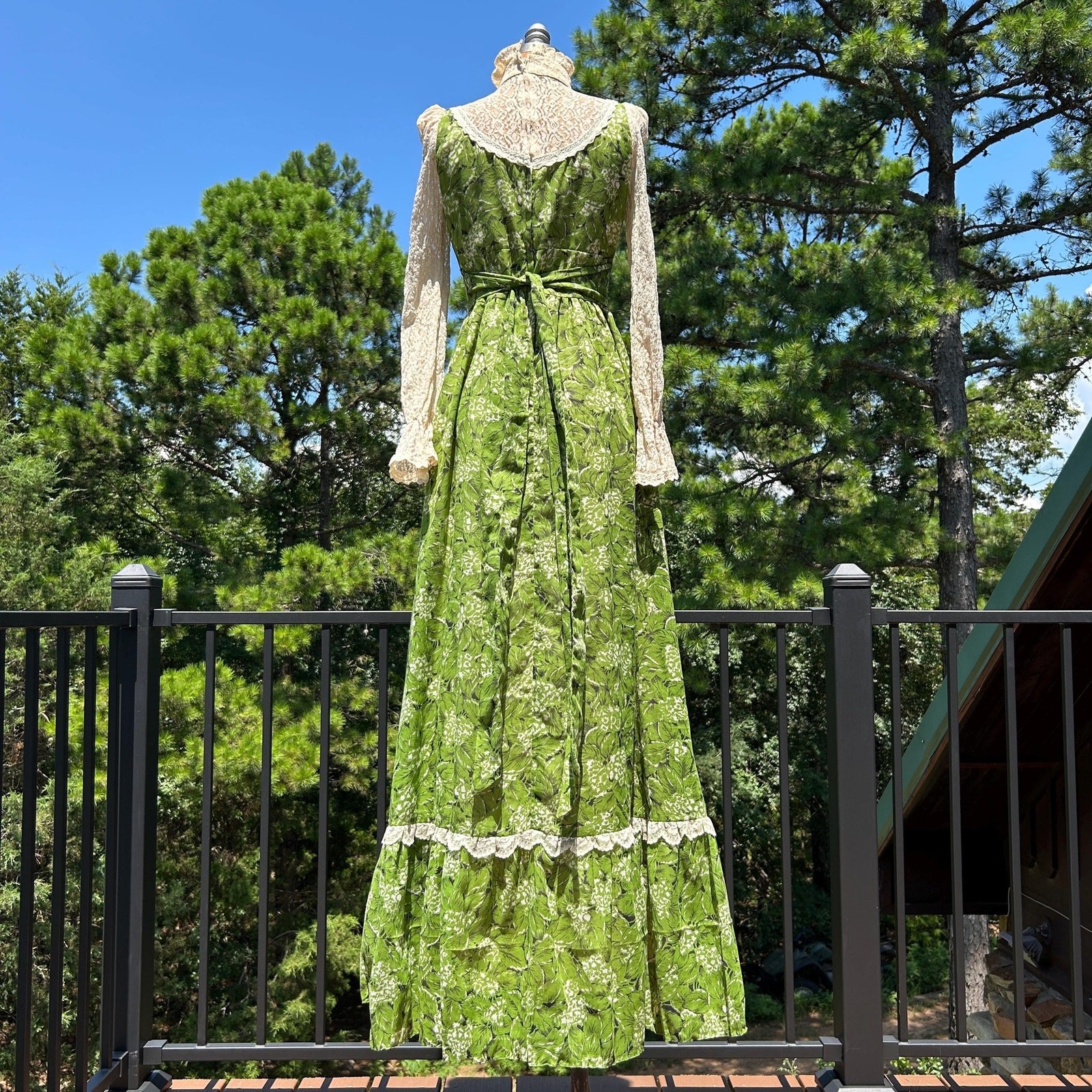 Vintage 70s Black Label Gunne Sax Leafy Floral Victorian Ruffled Lace Maxi Dress