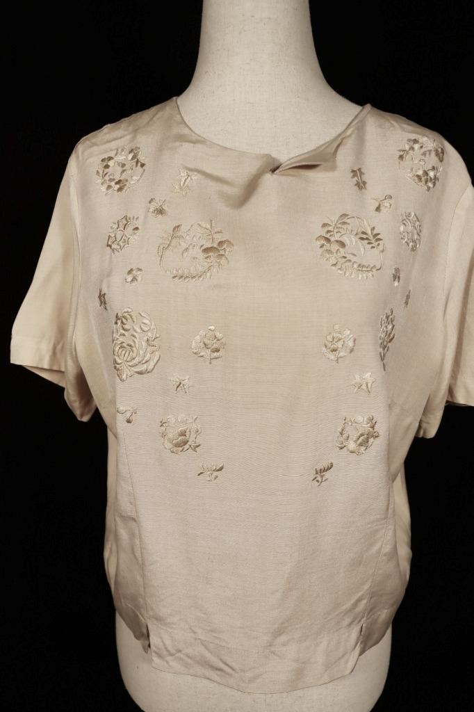 Vintage 1960’s Beige Silk Embroidered Blouse Size Large Excellent Condition