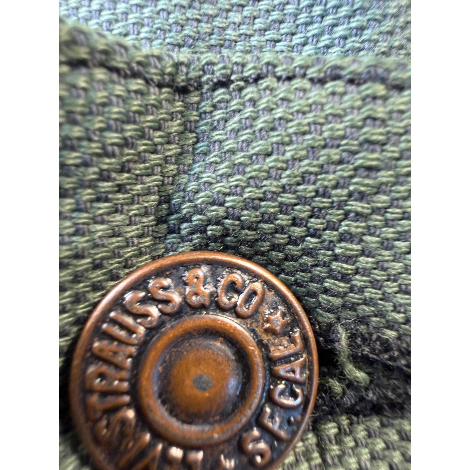 Vintage Levis Olive Green Hopsack Shorts 36 High Rise Men Women Big E Gorpcore