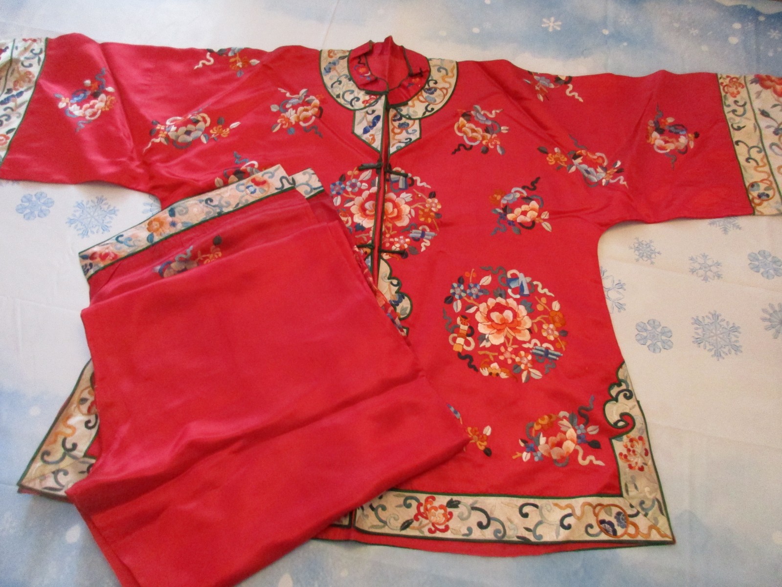 2 Piece Vintage Asian Embroidered Satin Pajama Set Loungewear 50s 60s