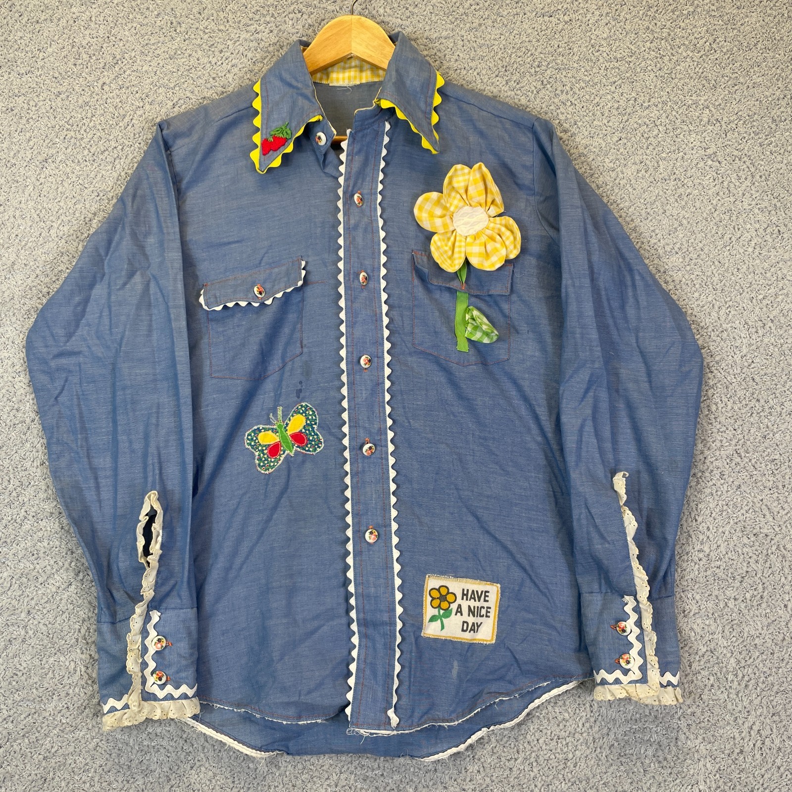 Vintage 1970’s Chambray Applique Shirt Hippie Flower Ruffle Trim Womens Medium