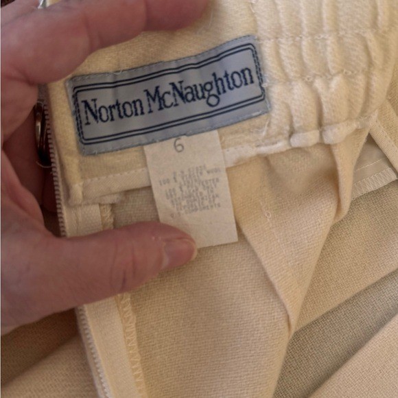 Vintage Norton McNaughton 100% Wool Cream A-Line Skirt