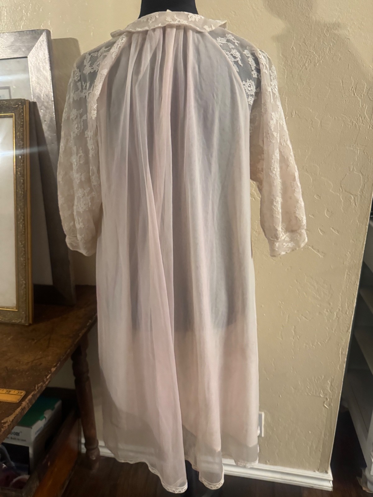 Vintage 1950’s Leonora Size 34 Pink Double Chiffon Lace Trim Peignoir Sheer Robe