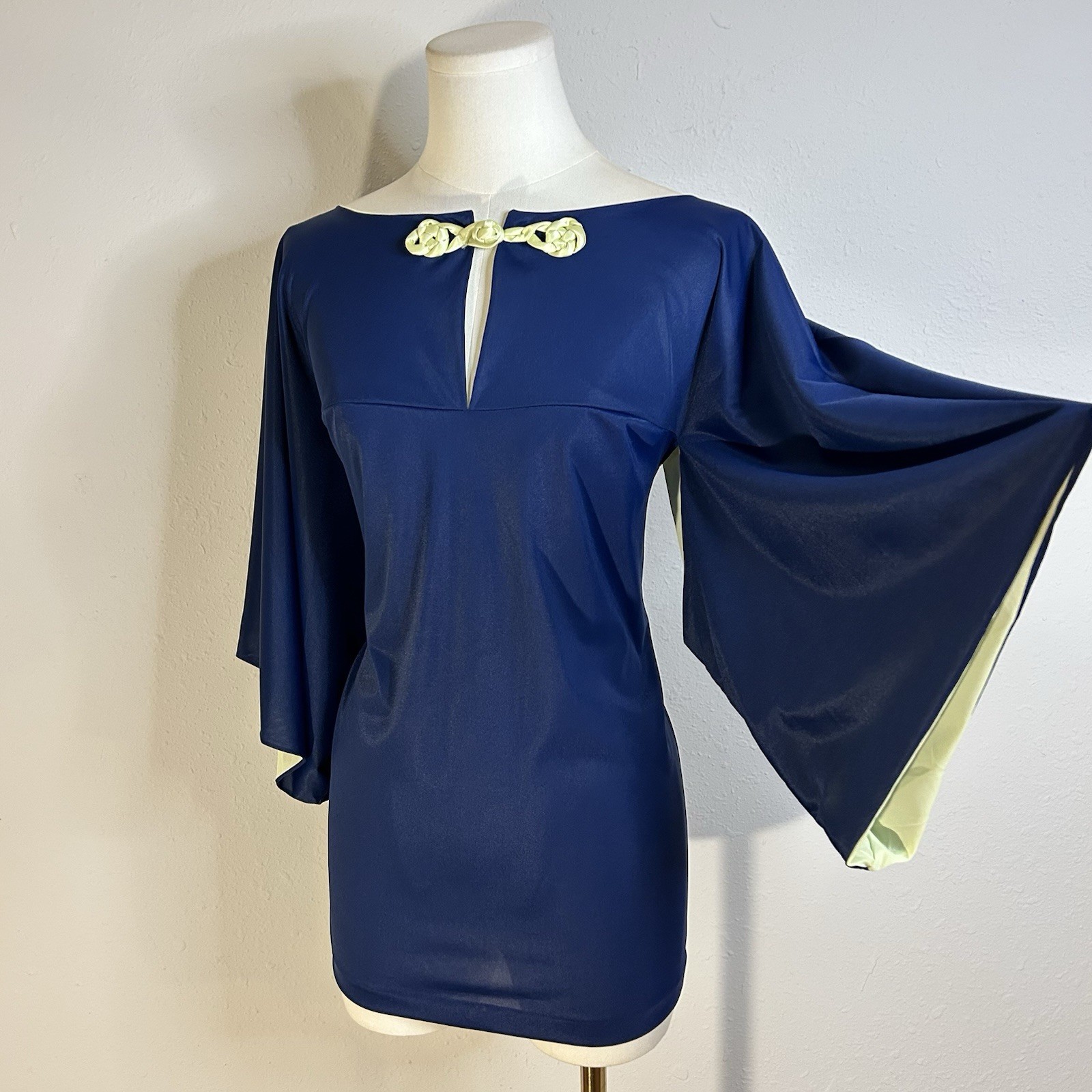 1970s Blue Bell Sleeve Fairy Top Boho Hippie True Vintage 36-39 Inch Bust