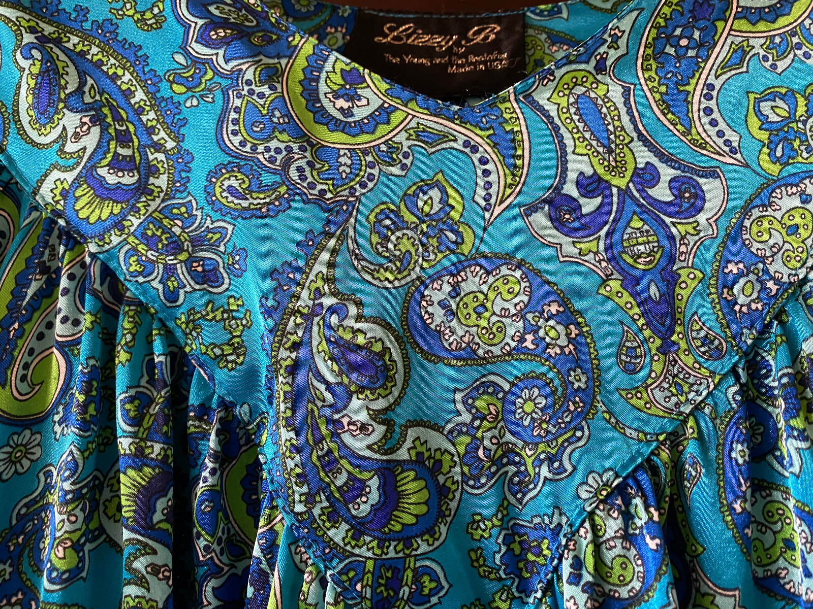 Vintage LIZZY B Women’s Nightgown Blue Green Satin Paisley 70’s Aprox Size M / L