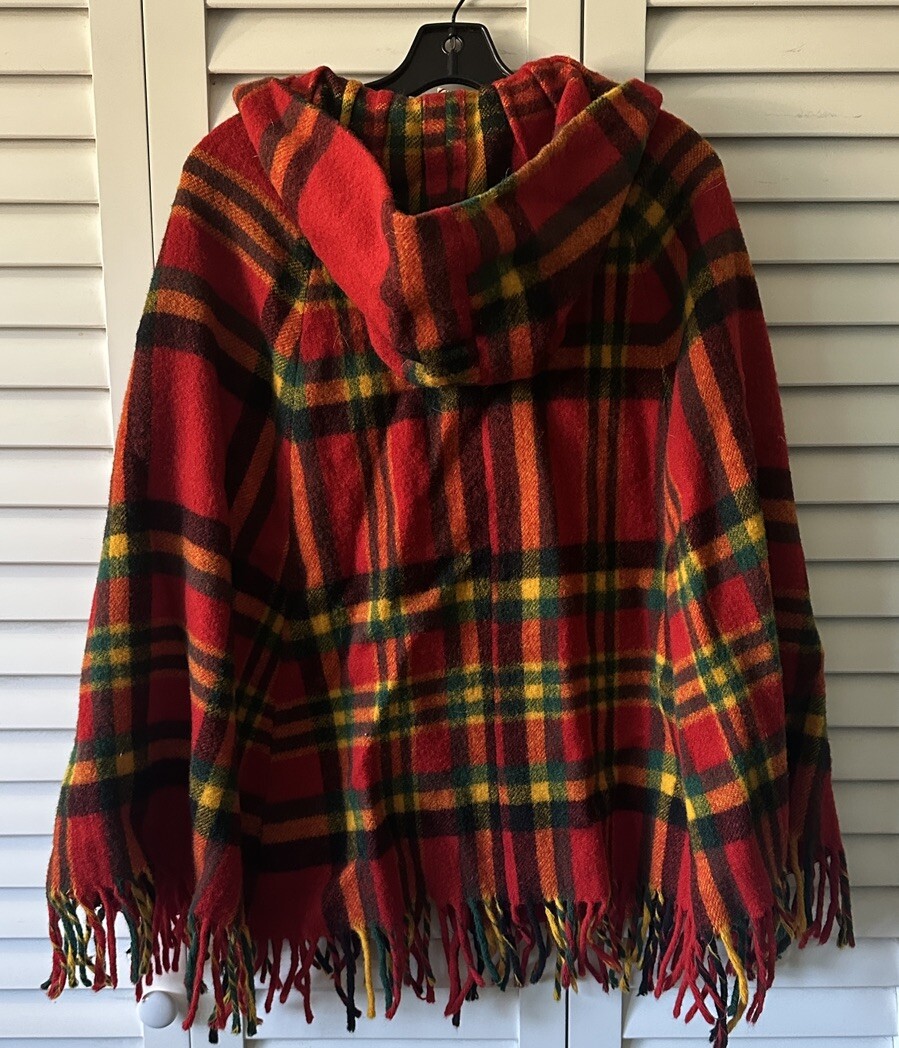 VTG Queen of The Capes Country Place Hooded Poncho Plaid One Size 60s 70s Retro