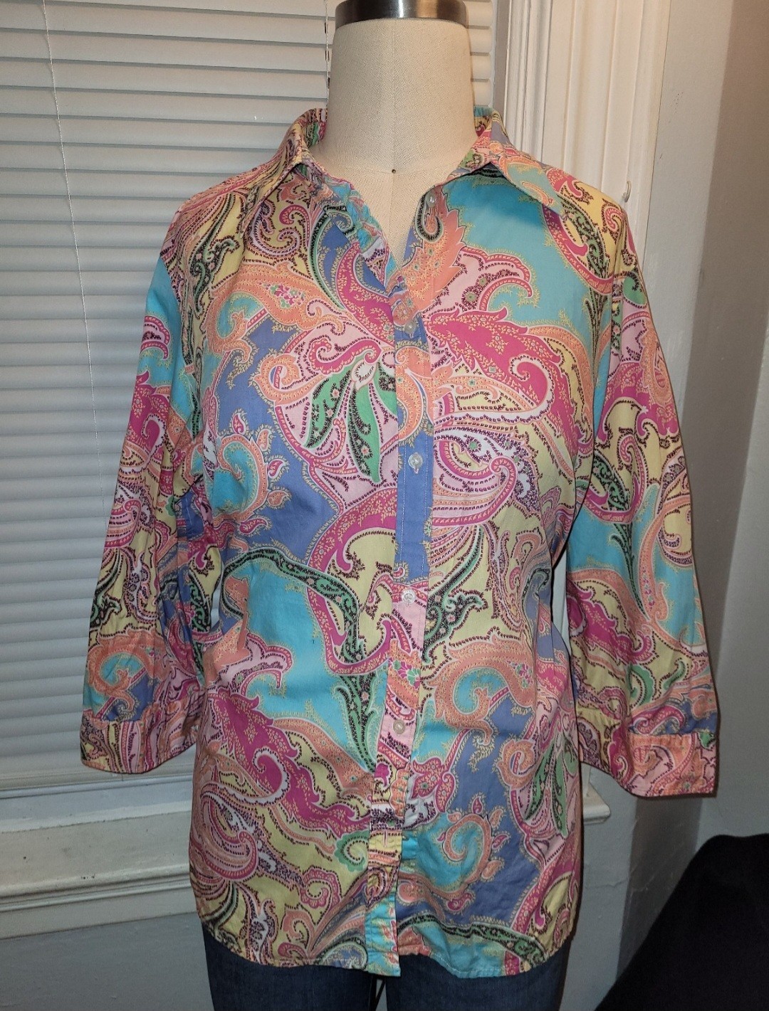 Beautiful vintage blouse Chaps, perfect for a Y2K or psychedelic look. Size L.