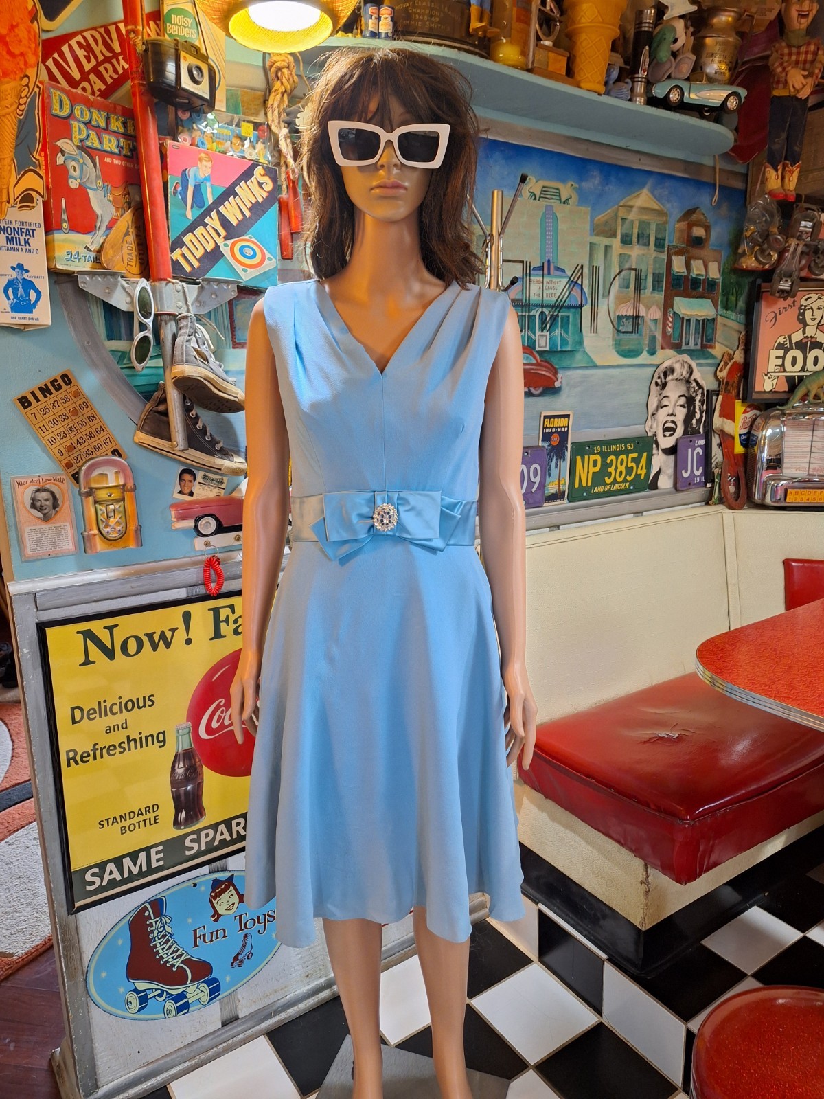 True VTG Mid-century Mod 1960s Sleeveless Cocktail Dress Rhinestones S / M Party