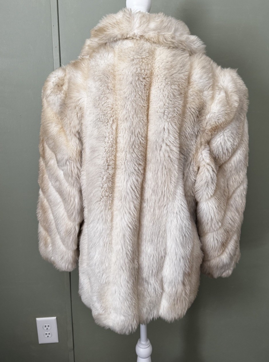 Vintage Women’s Fur Coat Beige Cream Regular Size 12 WPL 6205 Made in USA