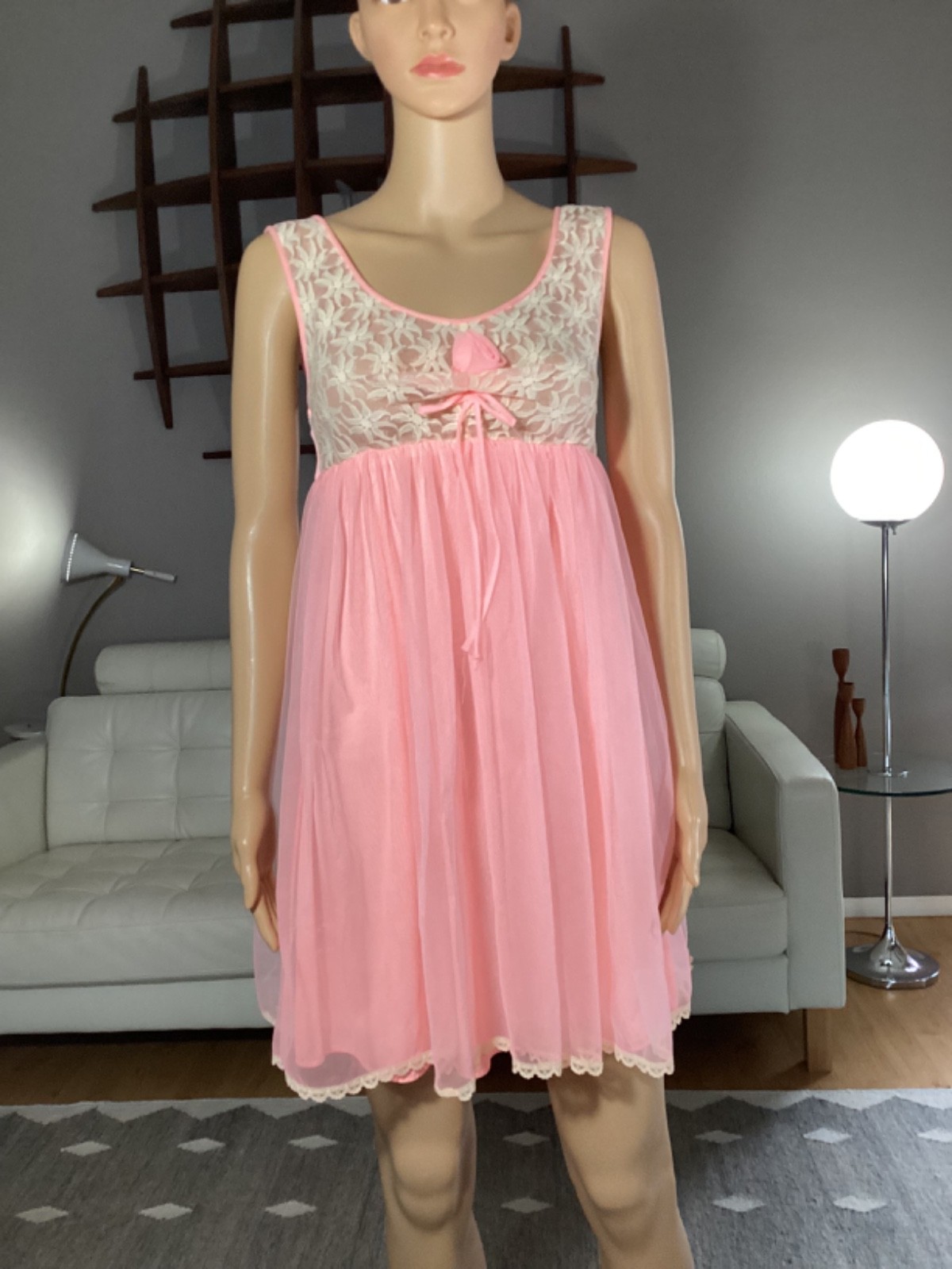 Vintage 60’s Pink Lace Babydoll Short Nightgown Peignoir Size 32 B Mod Barbie
