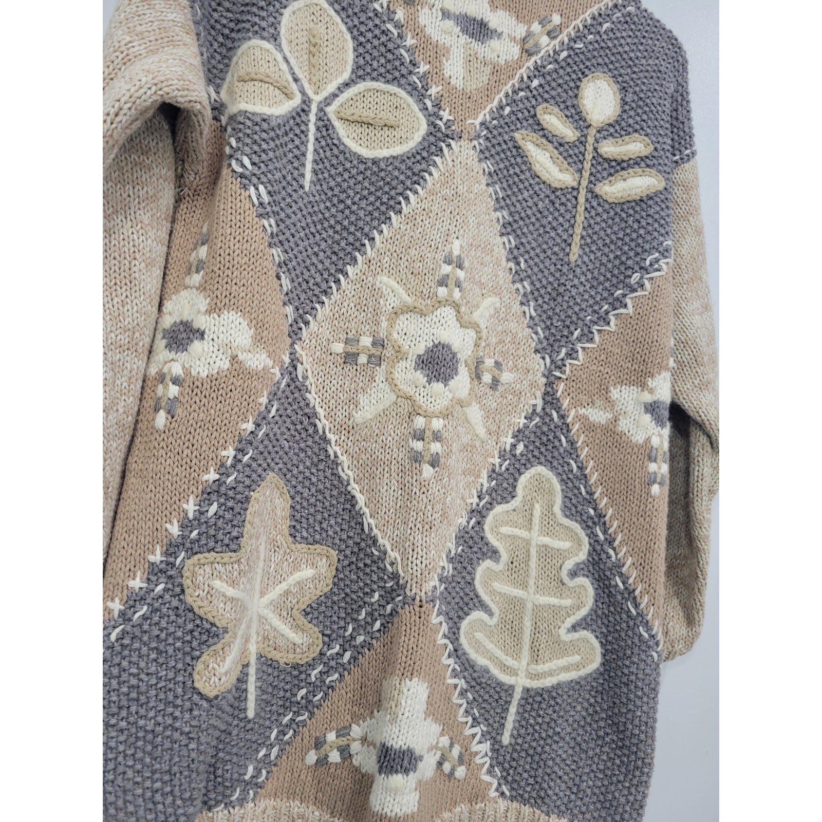 White Stag Vintage Roll Neck Patchwork Floral Embroidery Knit Sweater Tan Grey M