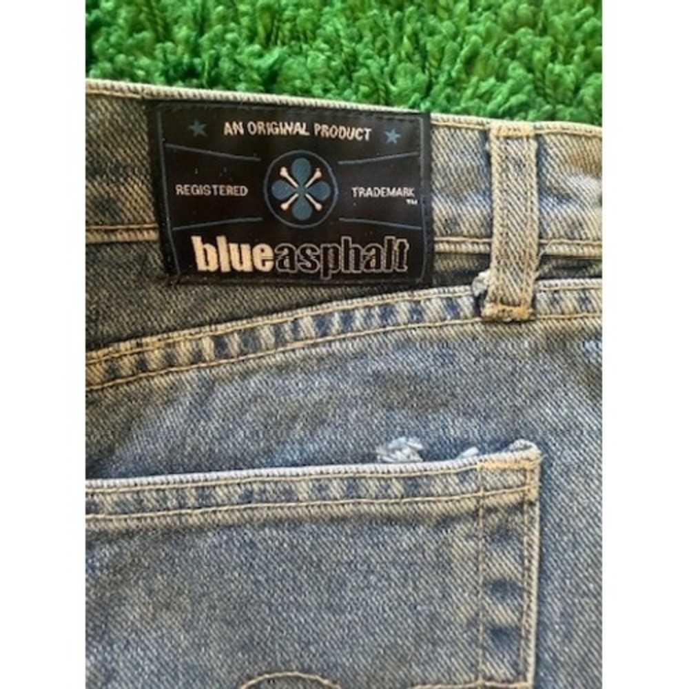 Blue Asphalt Womens Low Rise Denim Shorts Medium Wash Blue Size 5 90s Y2K Style