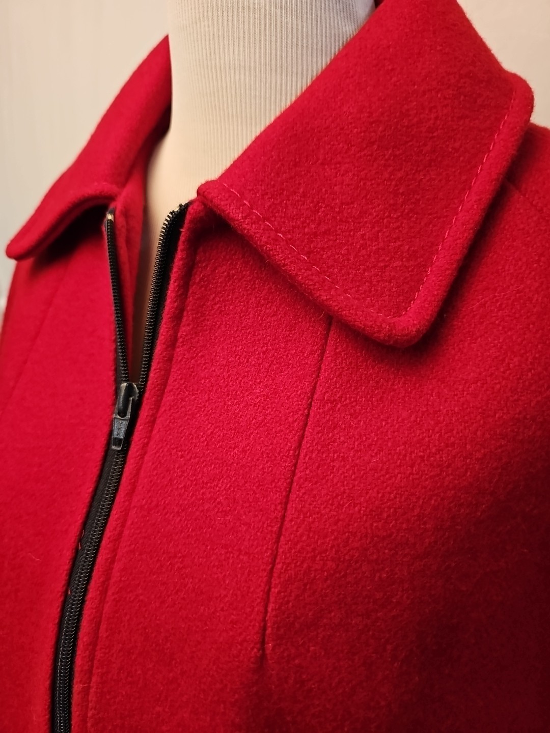 Vintage Abbmoor Red Wool Collared Coat Wool/Acetate Liner Deep Pockets Full Zip