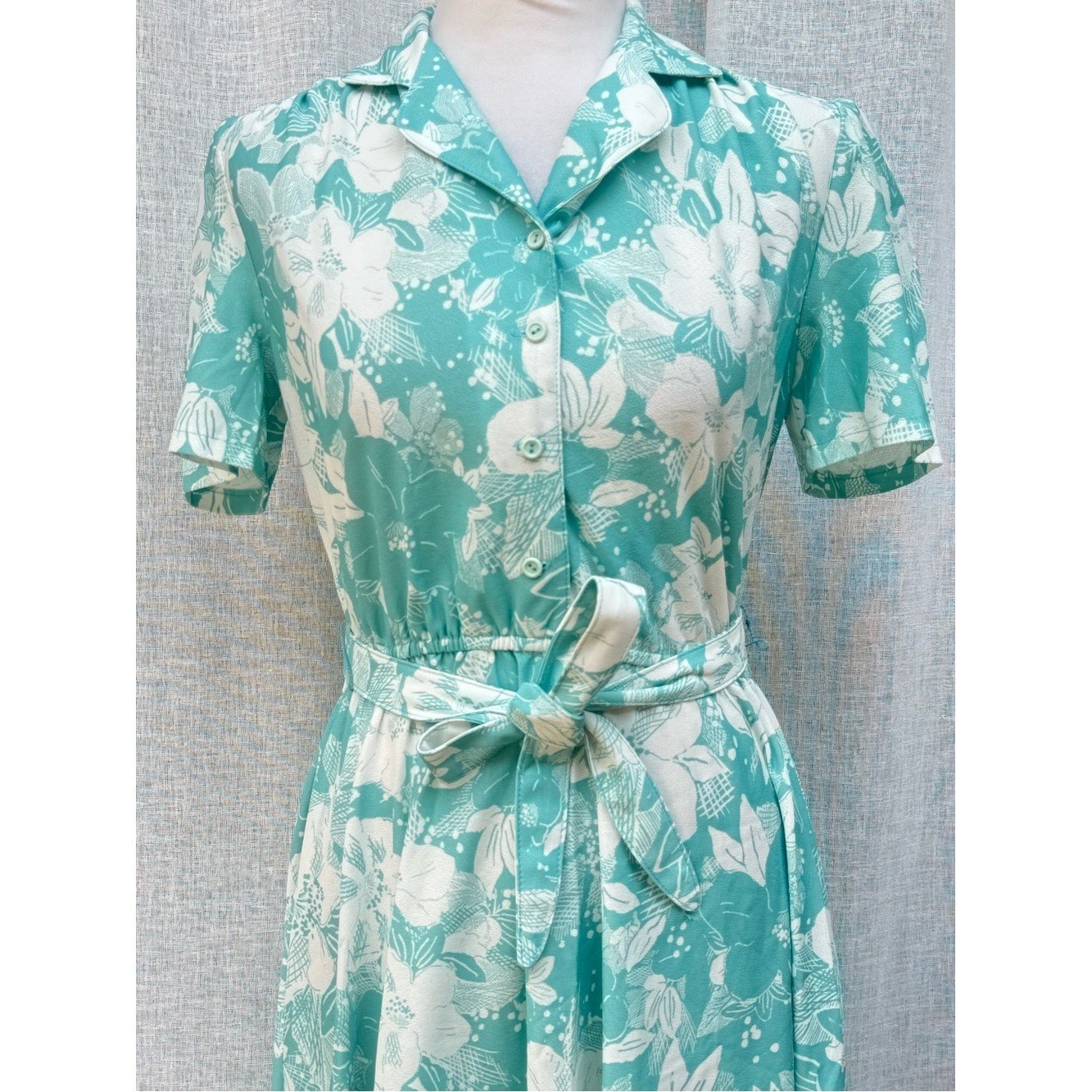 1960 California Looks floral tropical turquoise blue white shirt dress